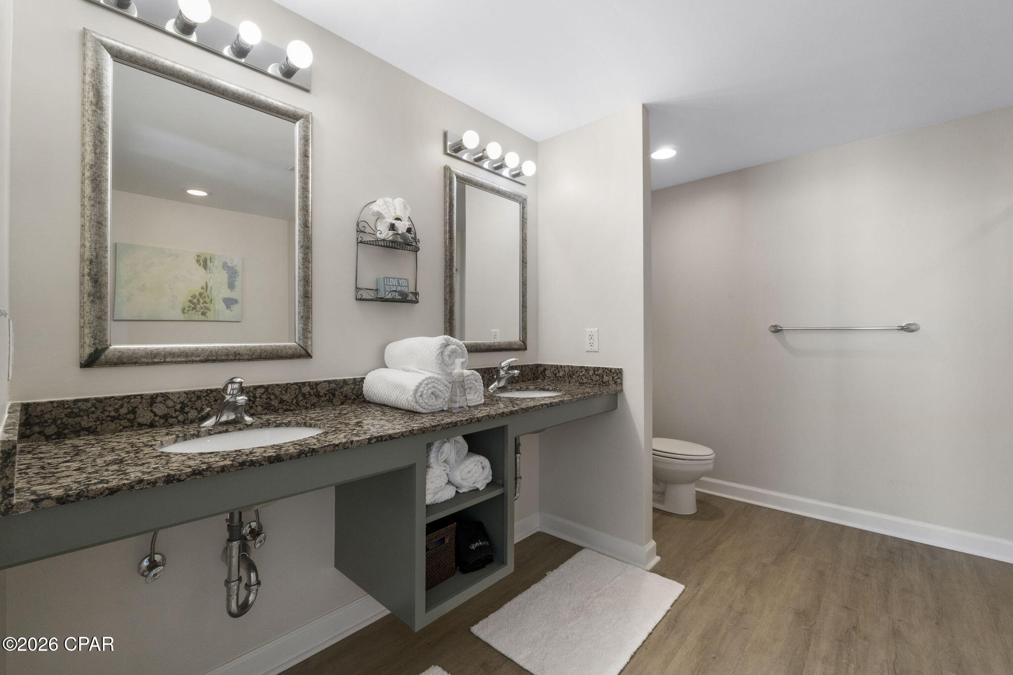 Splash Condo - Residential