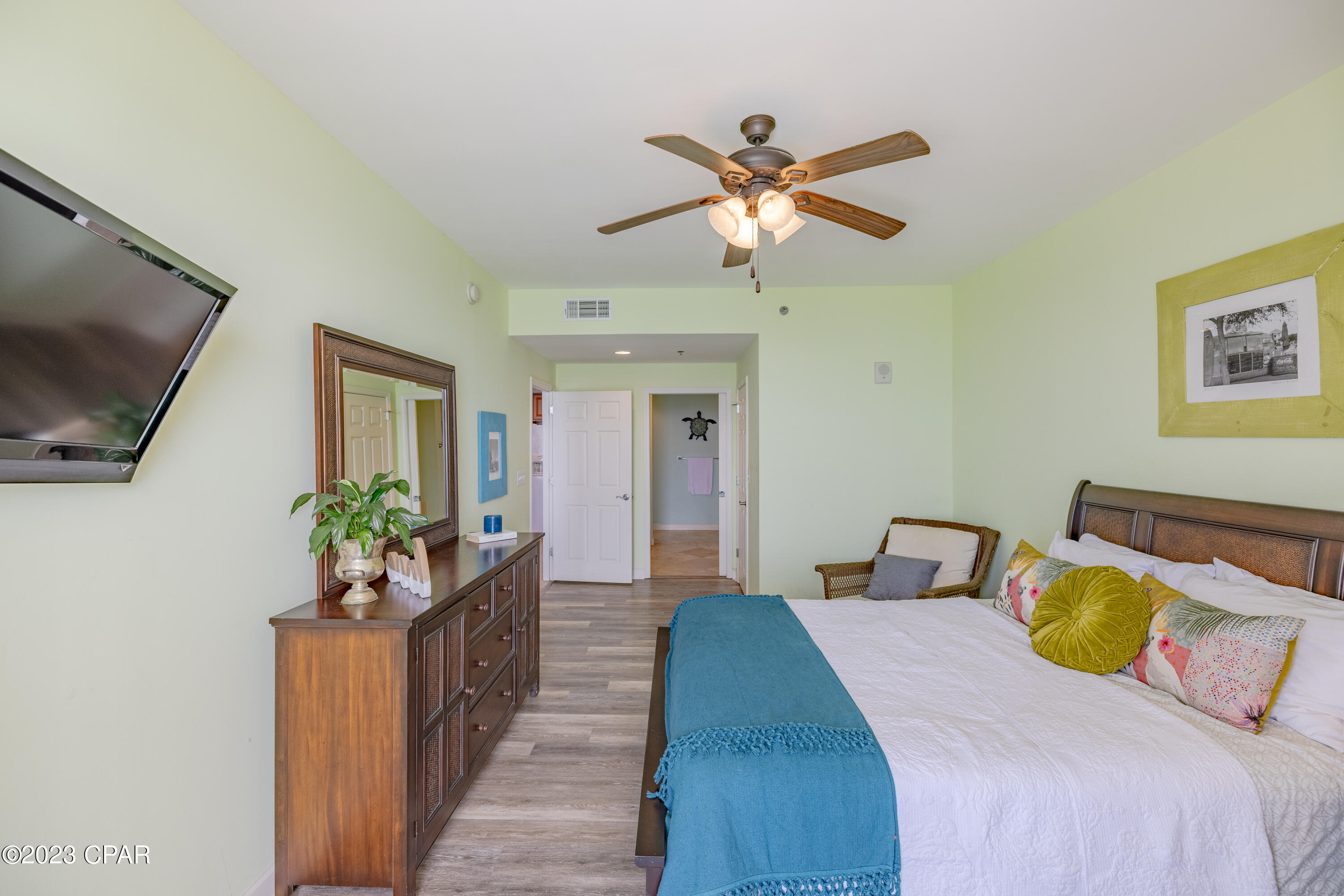 Splash Condo - Residential