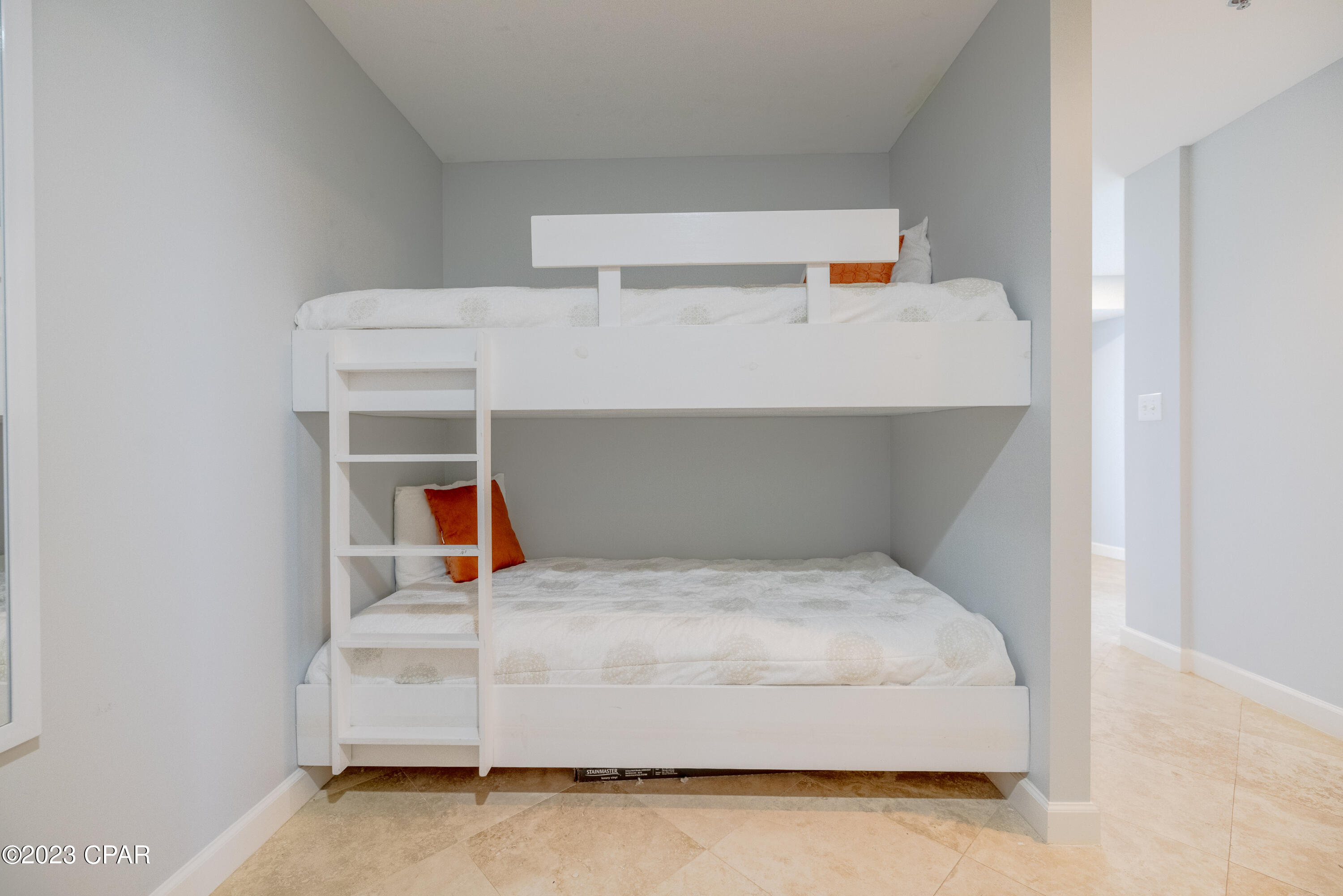 Splash Condo - Residential