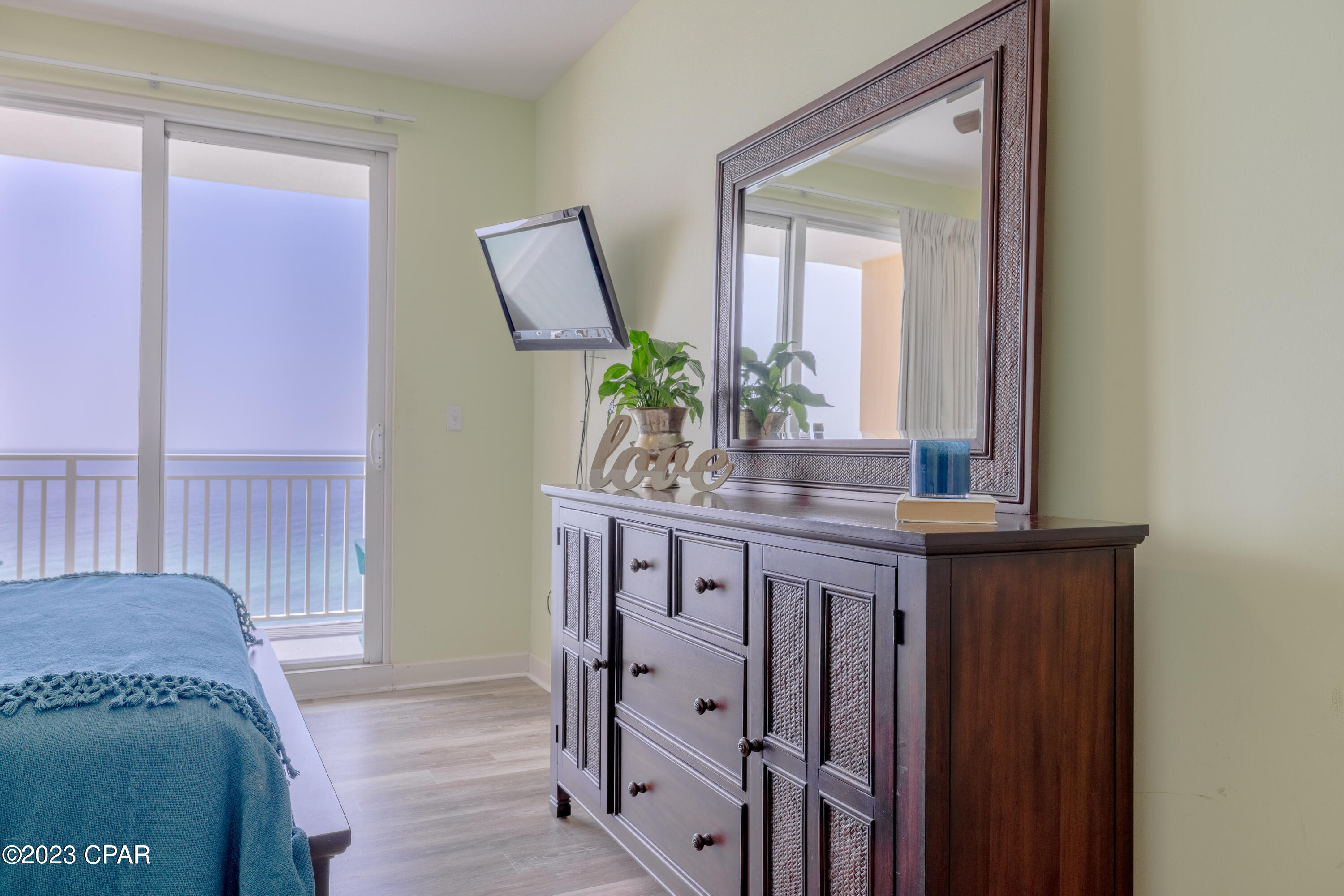 Splash Condo - Residential