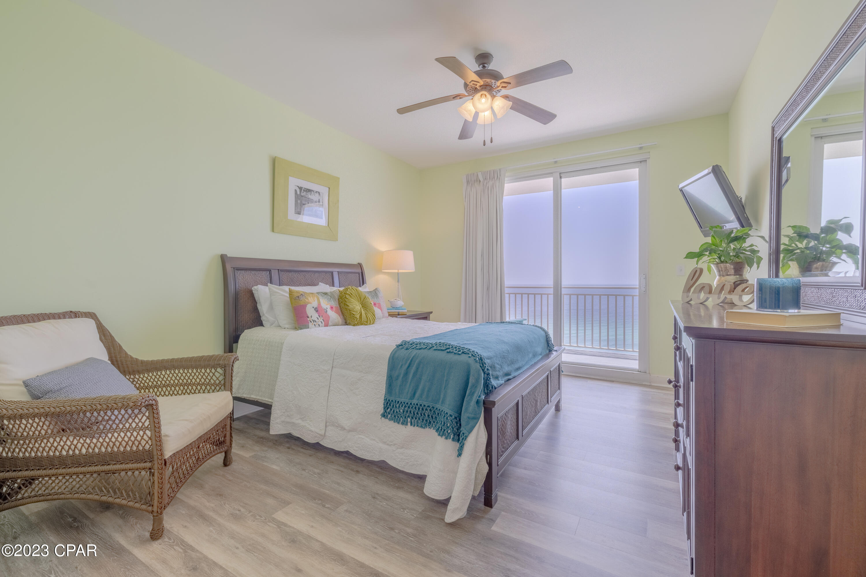 Splash Condo - Residential