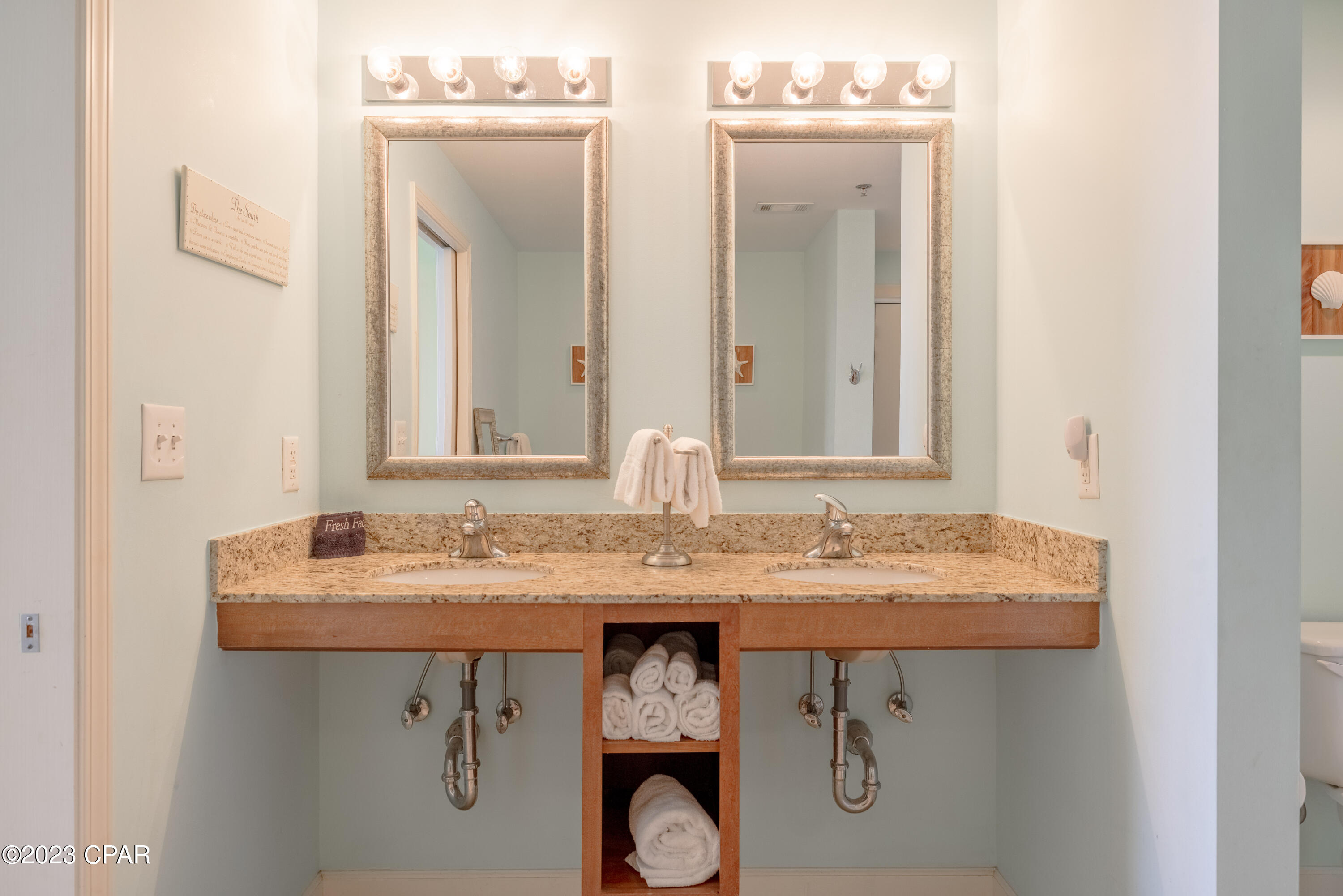 Splash Condo - Residential