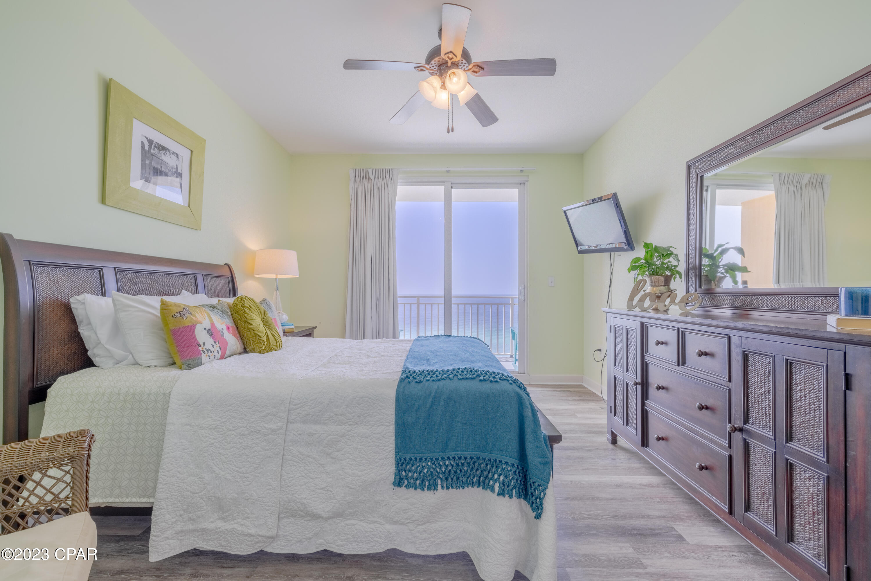 Splash Condo - Residential