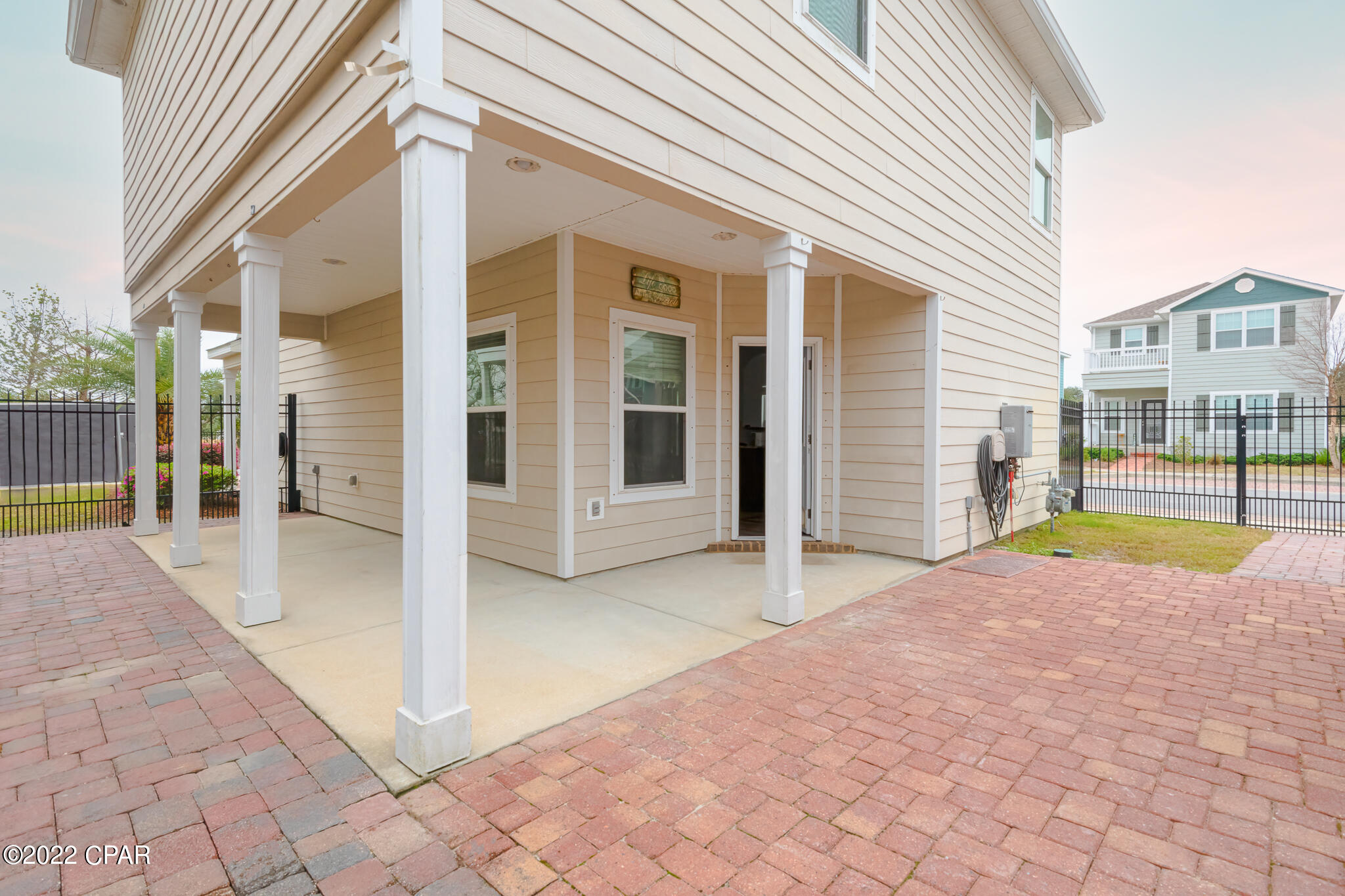 Magnolia Bay Club - Residential