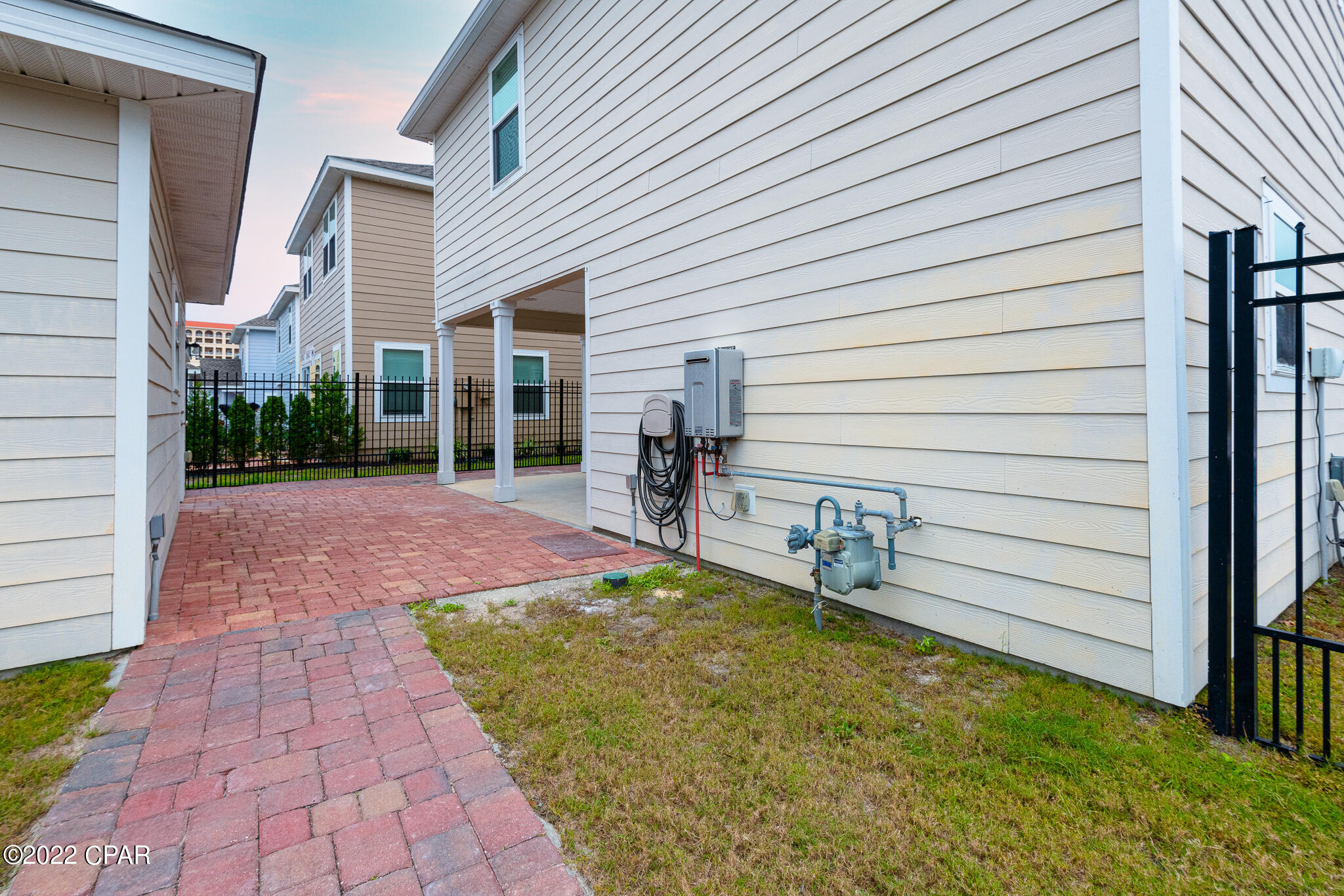 Magnolia Bay Club - Residential