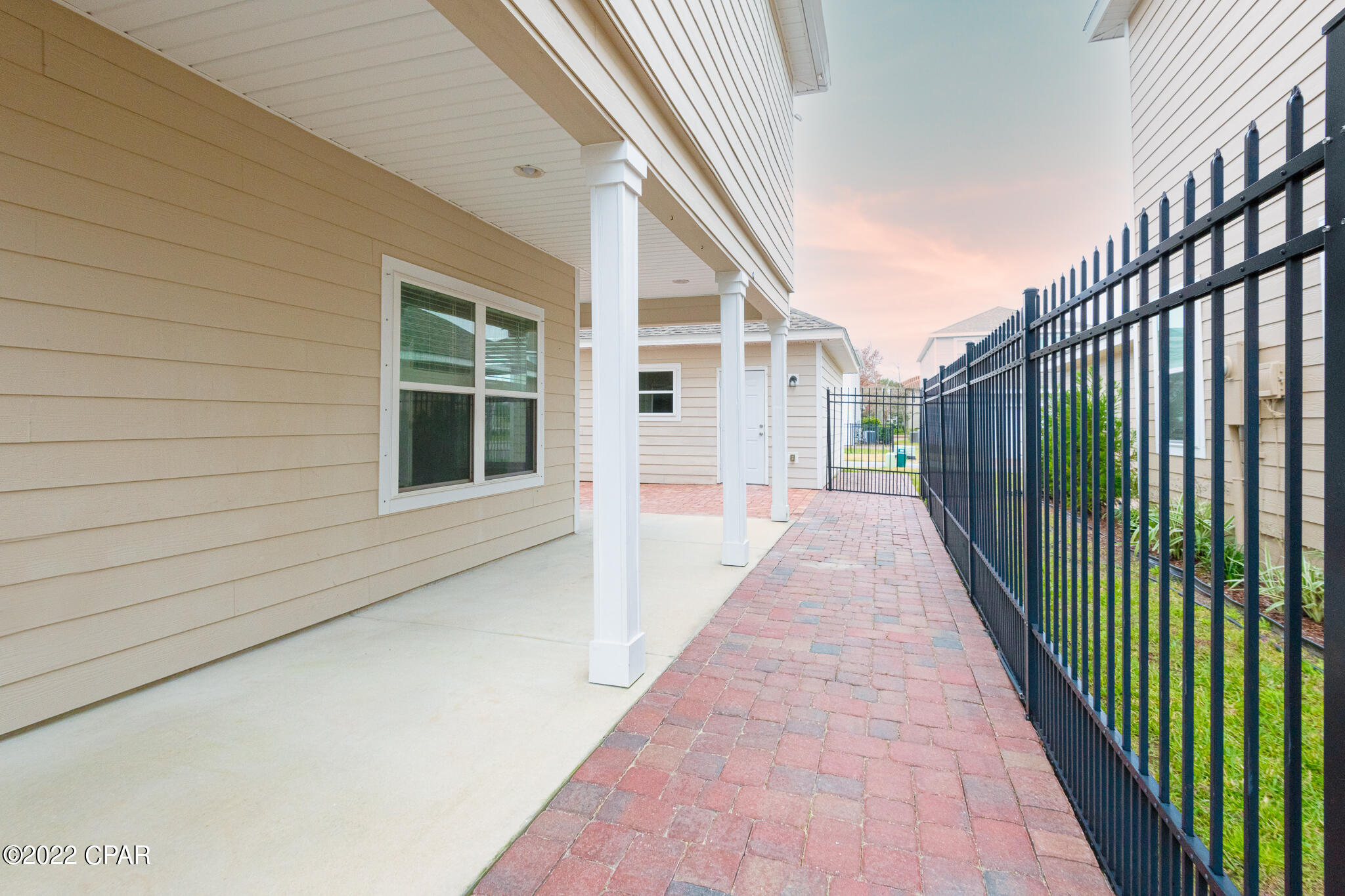 Magnolia Bay Club - Residential