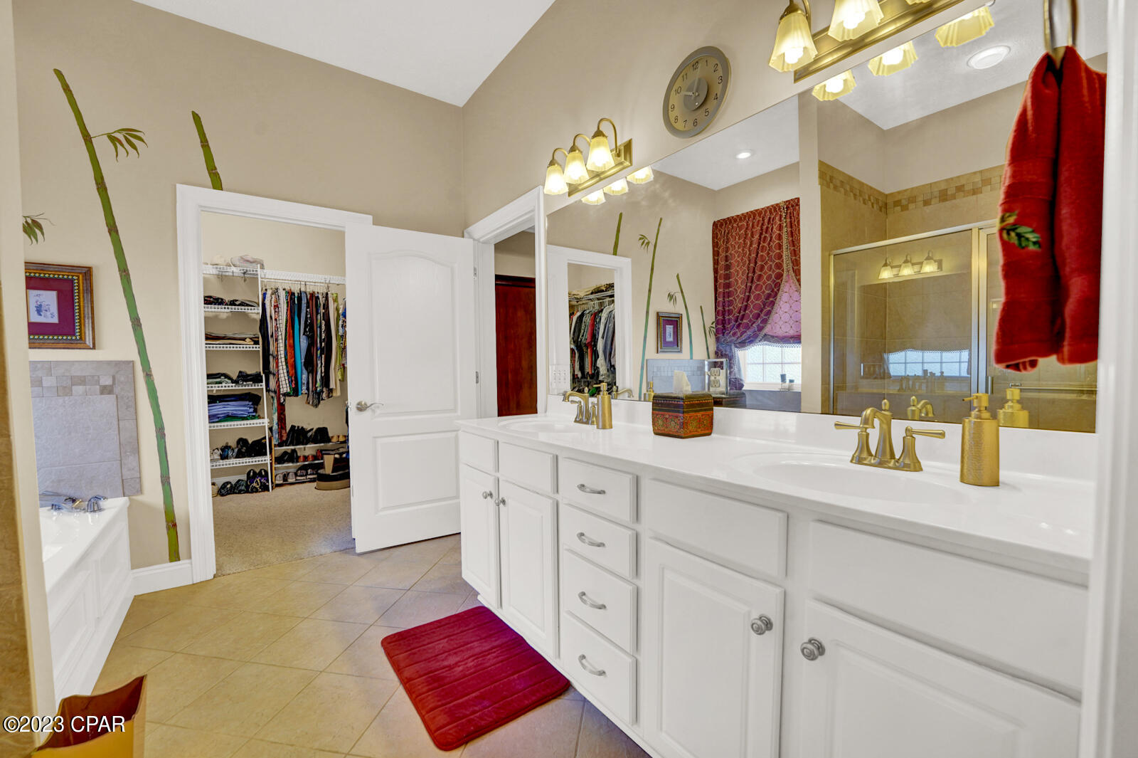 Colony Club - Residential