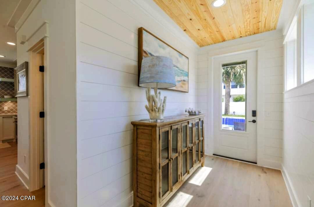 Laguna Beach Estates 1st Add - Residential