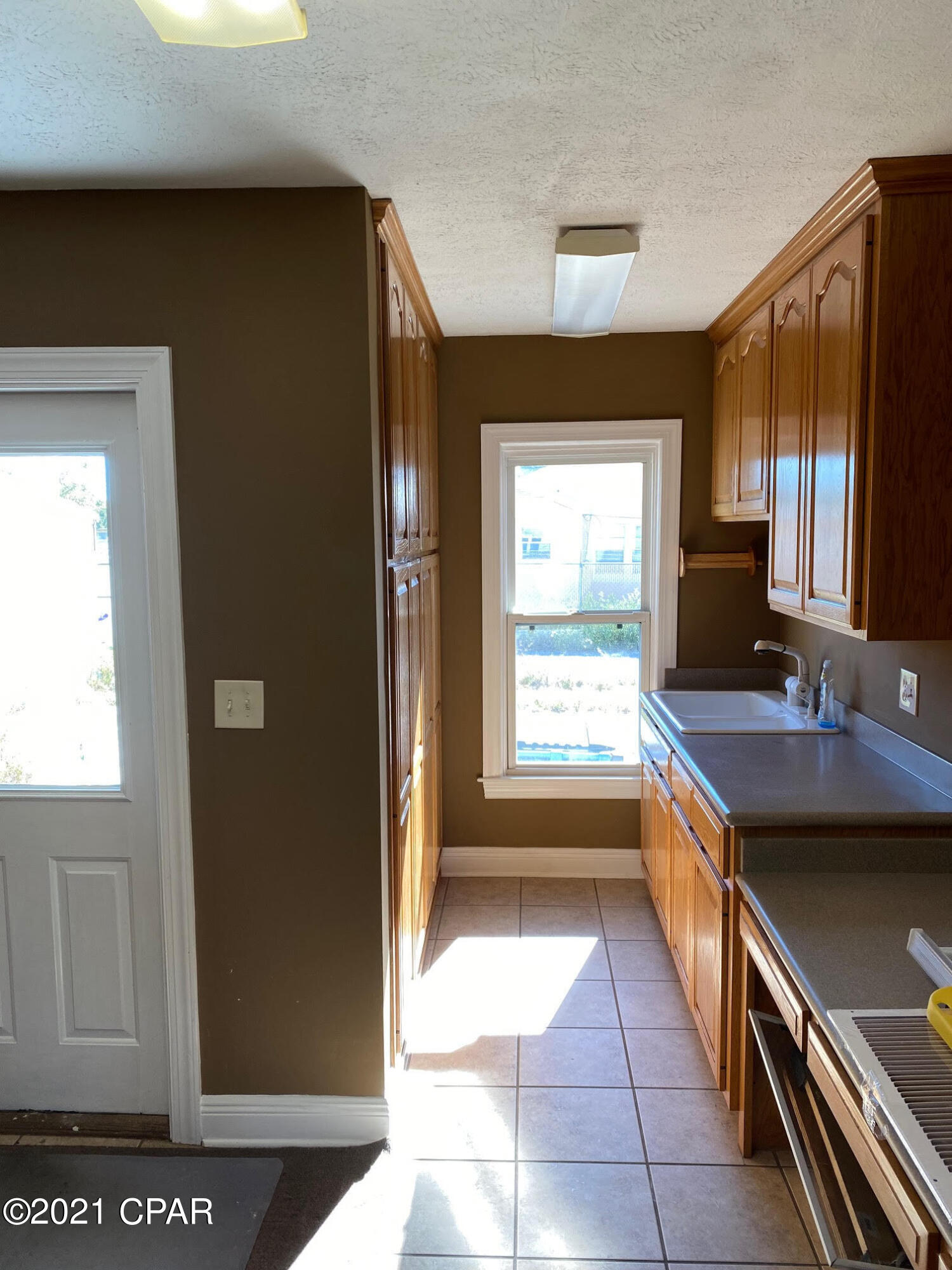 Keiths 1st Add - Commercial Lease