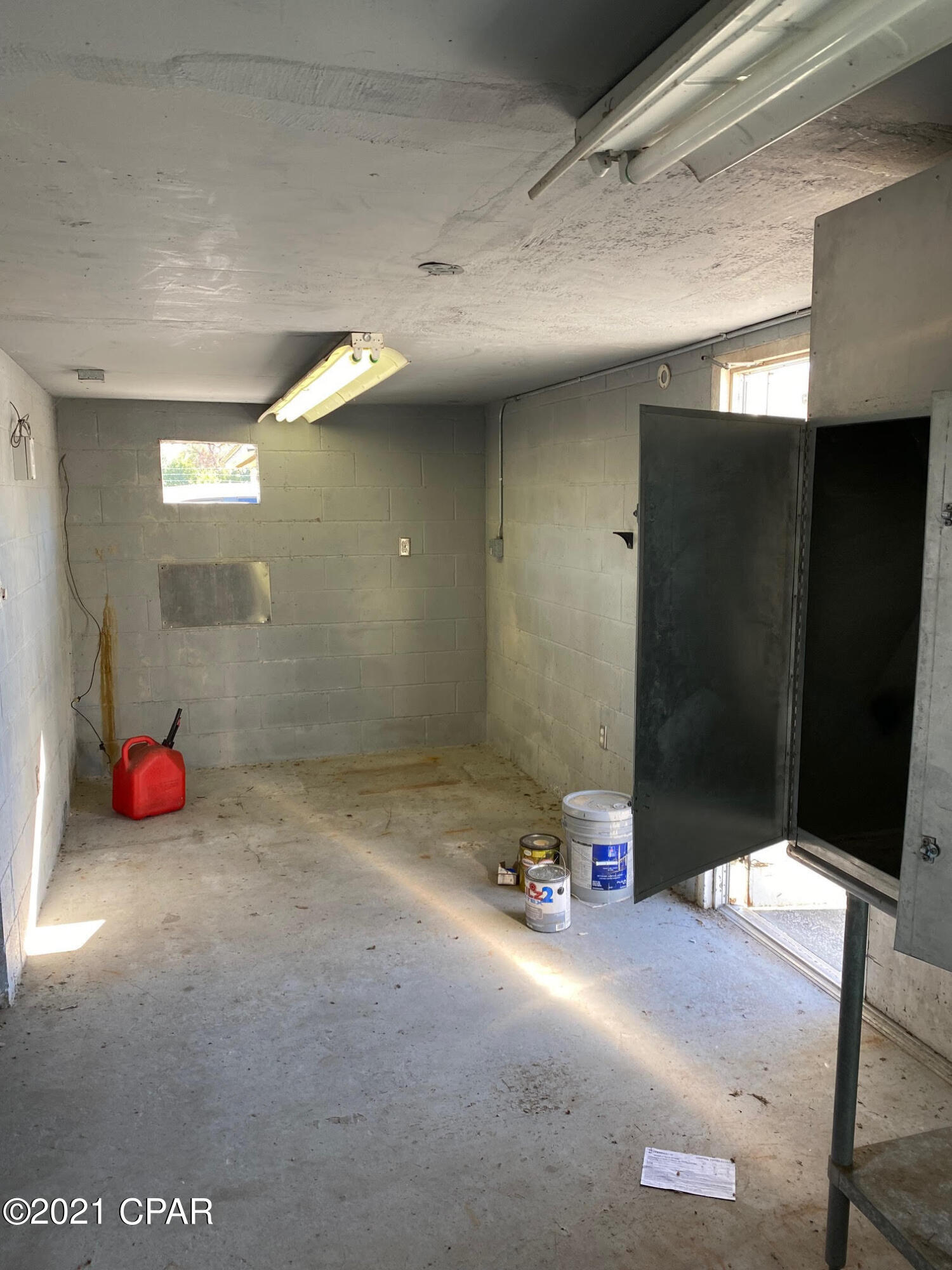 Keiths 1st Add - Commercial Lease