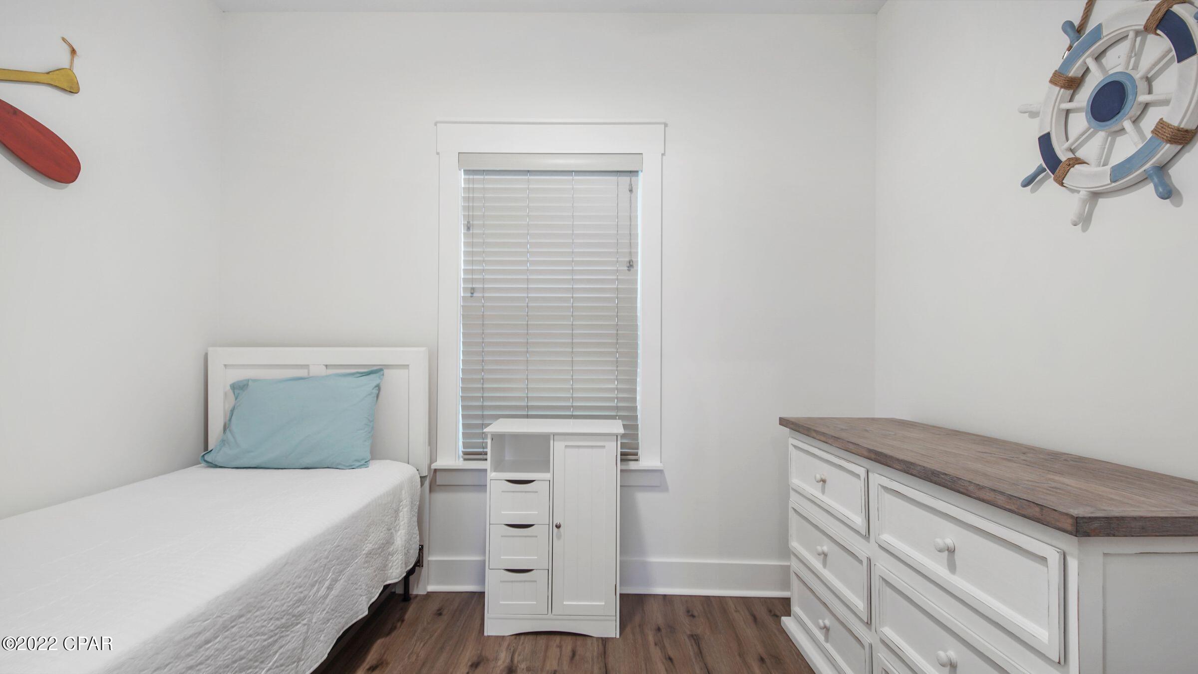 Laguna Beach Estates 5th Add - Residential