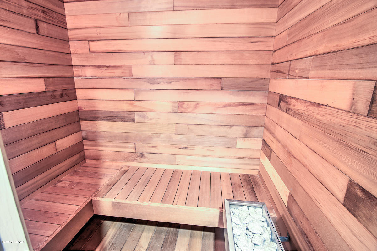 Colony Club - Residential