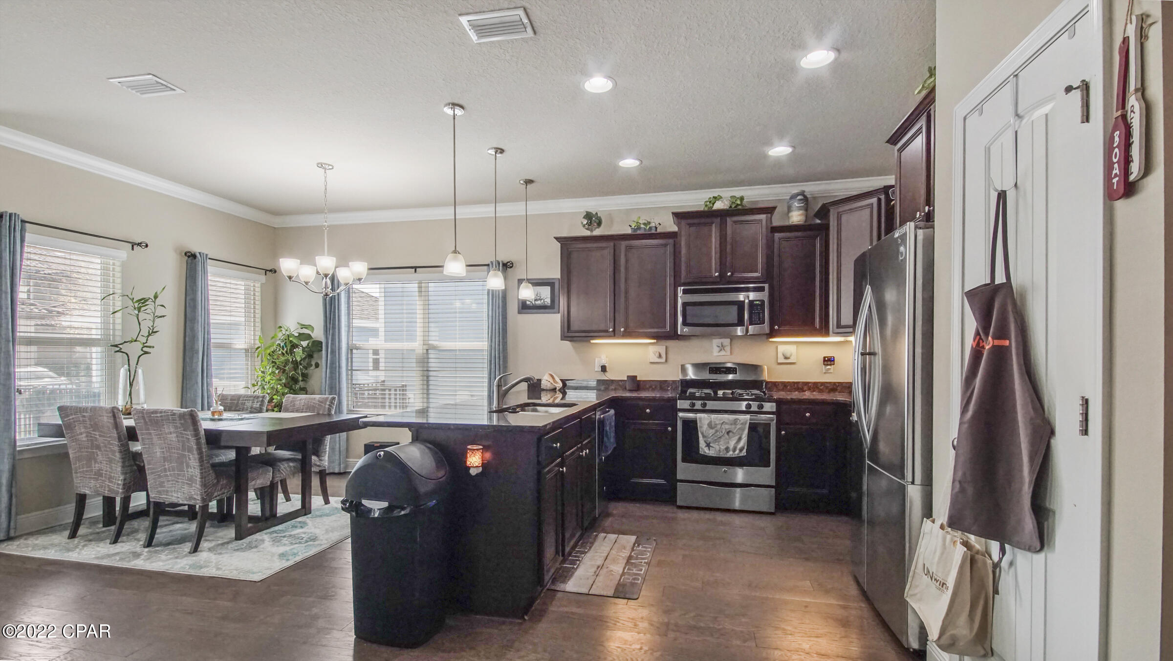 Magnolia Bay Club - Residential