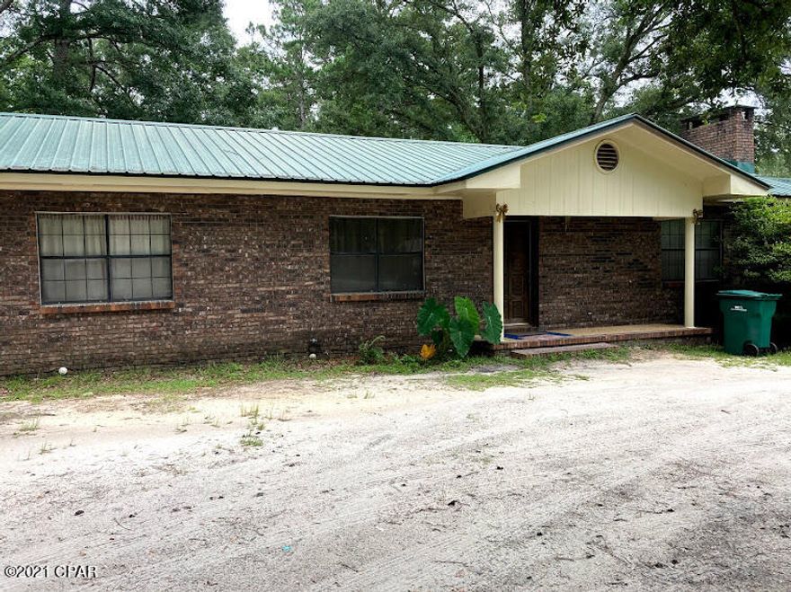 Solid 3 beds 2 baths home in good condition overall and it is close to Chipley High School.

The property does need updating but is priced to build in equity once the updates are complete.

Bring your hammer and this will be a great forever home or rental property. Property is on 1.724 Acres