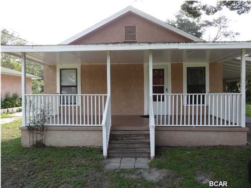 Great investment opportunity or a starter home! This 3 bedroom 2 full bathroom home sits on a huge lot with lots of nice shade trees and a partial fence surrounding. Age, Square footage, and room sizes approx., if important please verify.
