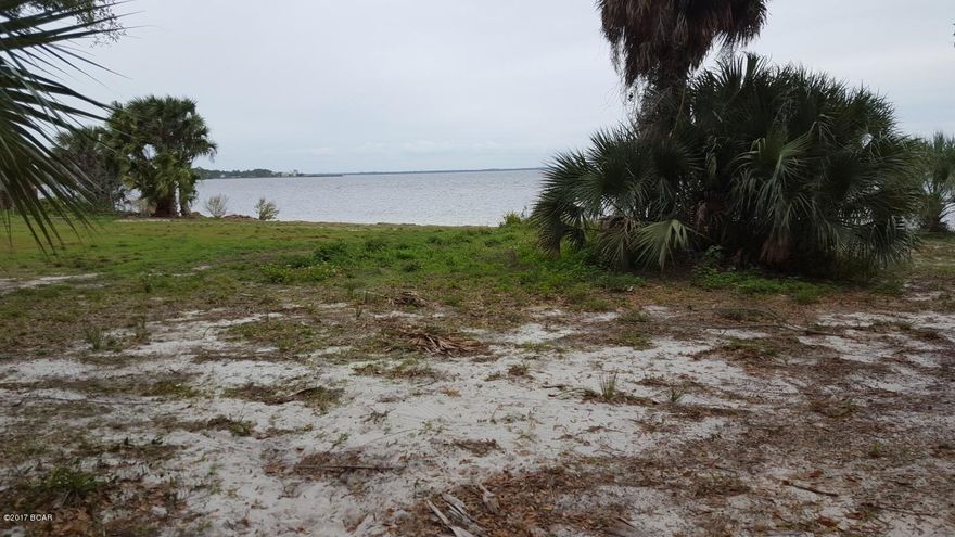 Nice waterfront lot.