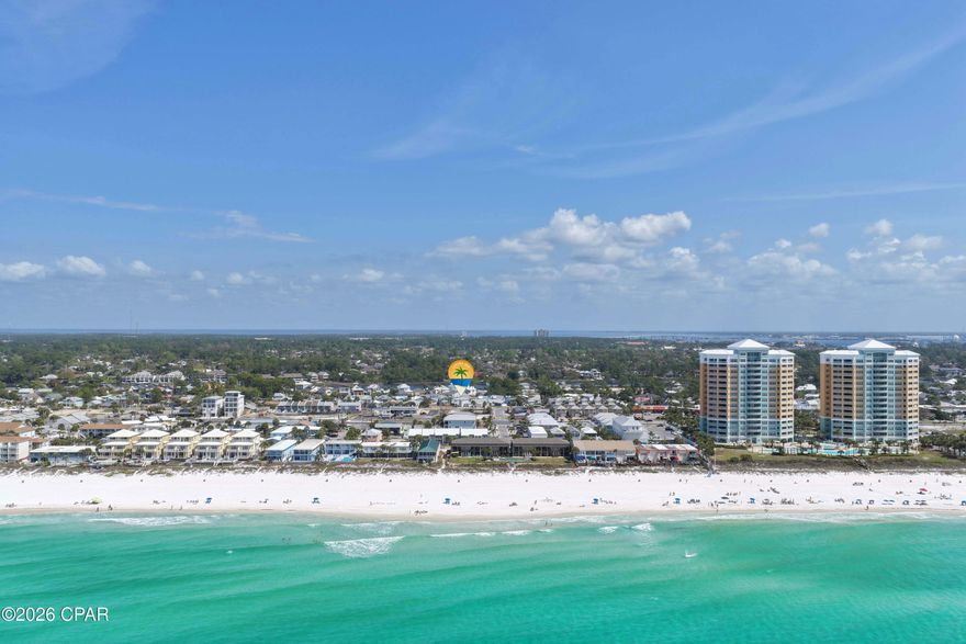 Beautiful, fully remodeled 2 Bedroom 2 Bath Unit within walking distance to the beach.

The open living space flows seamlessly into the kitchen which boats new, stainless steel appliances and plenty of cabinet and counter space. This gorgeous remodel also includes a tile shower in one bathroom, and a shower tub combo in the other, as well as a fully fenced, shared backyard.

Just a short drive to St Andrew's State Park, a .25 mile walk the closest beach, or a .5 mies to Richard Seltzer Park. Enjoy a day at the beach and finish it off at one of the many nearby restaurants. This home is also only 4 miles from the Navy base.

Applicants should have verifiable income of at least 2.5x the monthly rent, stable rental history, and meet standard credit and background requirements

Contact us to schedule a self-guided tour today!

Hermosa unidad de 2 dormitorios y 2 baños, totalmente remodelada y a poca distancia a pie de la playa.

La sala de estar de concepto abierto fluye armoniosamente hacia la cocina, la cual cuenta con electrodomésticos nuevos de acero inoxidable y un amplio espacio de gabinetes y encimeras. Esta magnífica remodelación también incluye una ducha revestida de azulejos en uno de los baños y una combinación de bañera y ducha en el otro, así como un patio trasero compartido y completamente cercado.

Se encuentra a un corto trayecto en coche del Parque Estatal St. Andrew's, a 0.25 millas a pie de la playa más cercana y a 0.5 millas del Parque Richard Seltzer. Disfrute de un día en la playa y termínelo en uno de los muchos restaurantes cercanos. Además, esta vivienda se encuentra a solo 4 millas de la base naval.

Los solicitantes deben contar con ingresos verificables de al menos 2.5 veces el monto del alquiler mensual, un historial de alquiler estable y cumplir con los requisitos estándar de crédito y antecedentes.

¡Contáctenos hoy mismo para programar un recorrido autoguiado!