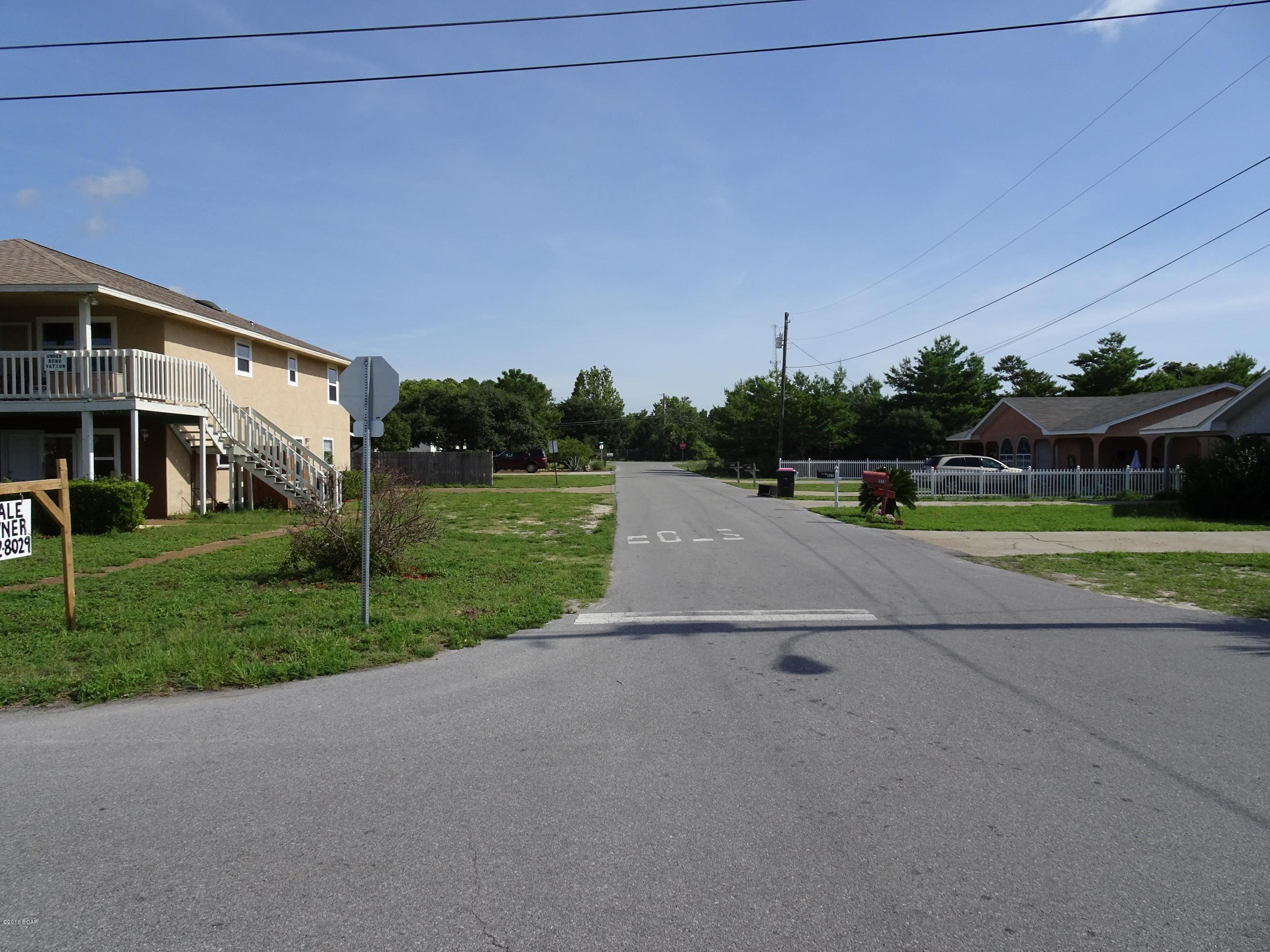 El Centro Beach - Land