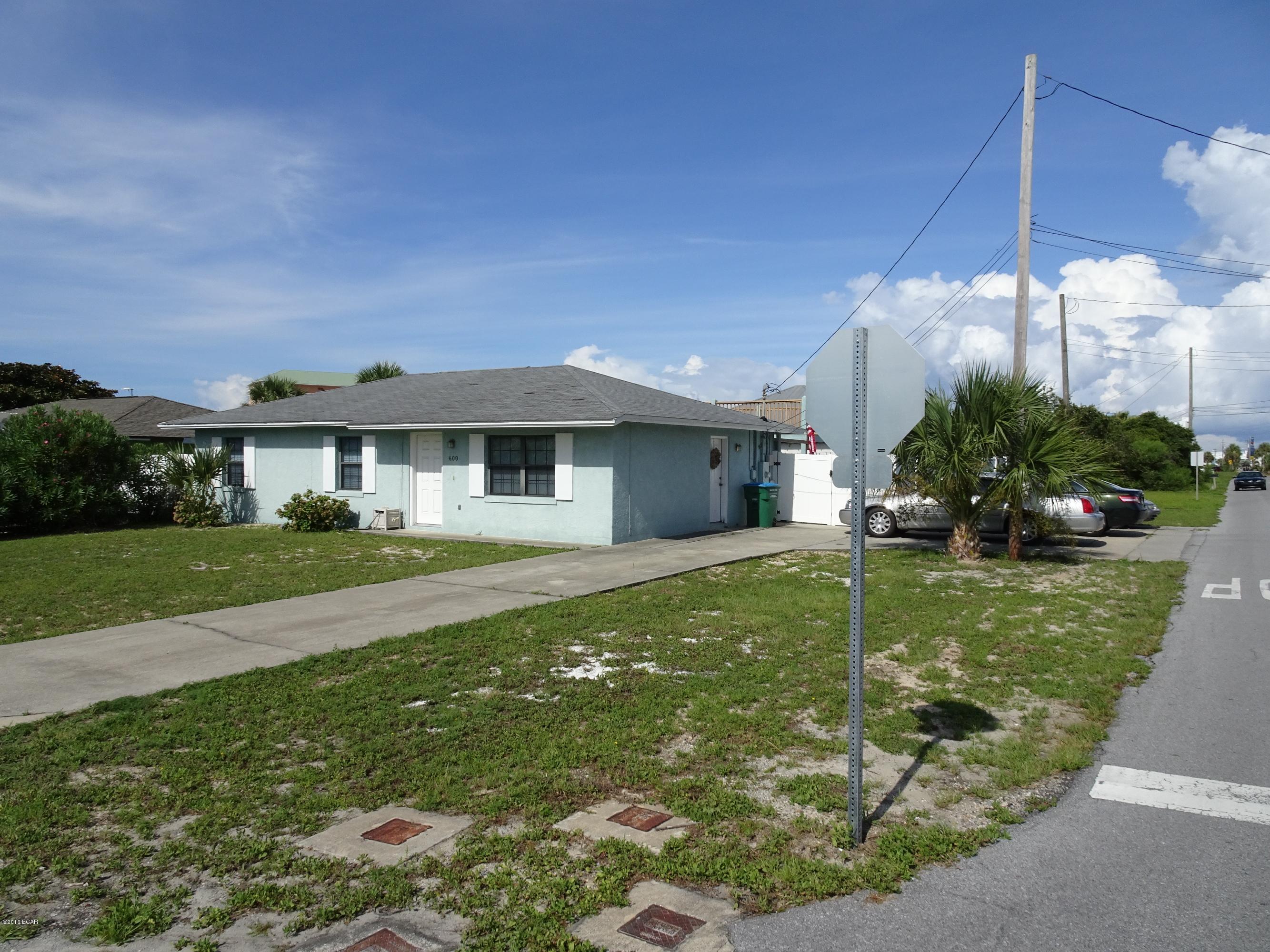 El Centro Beach - Land