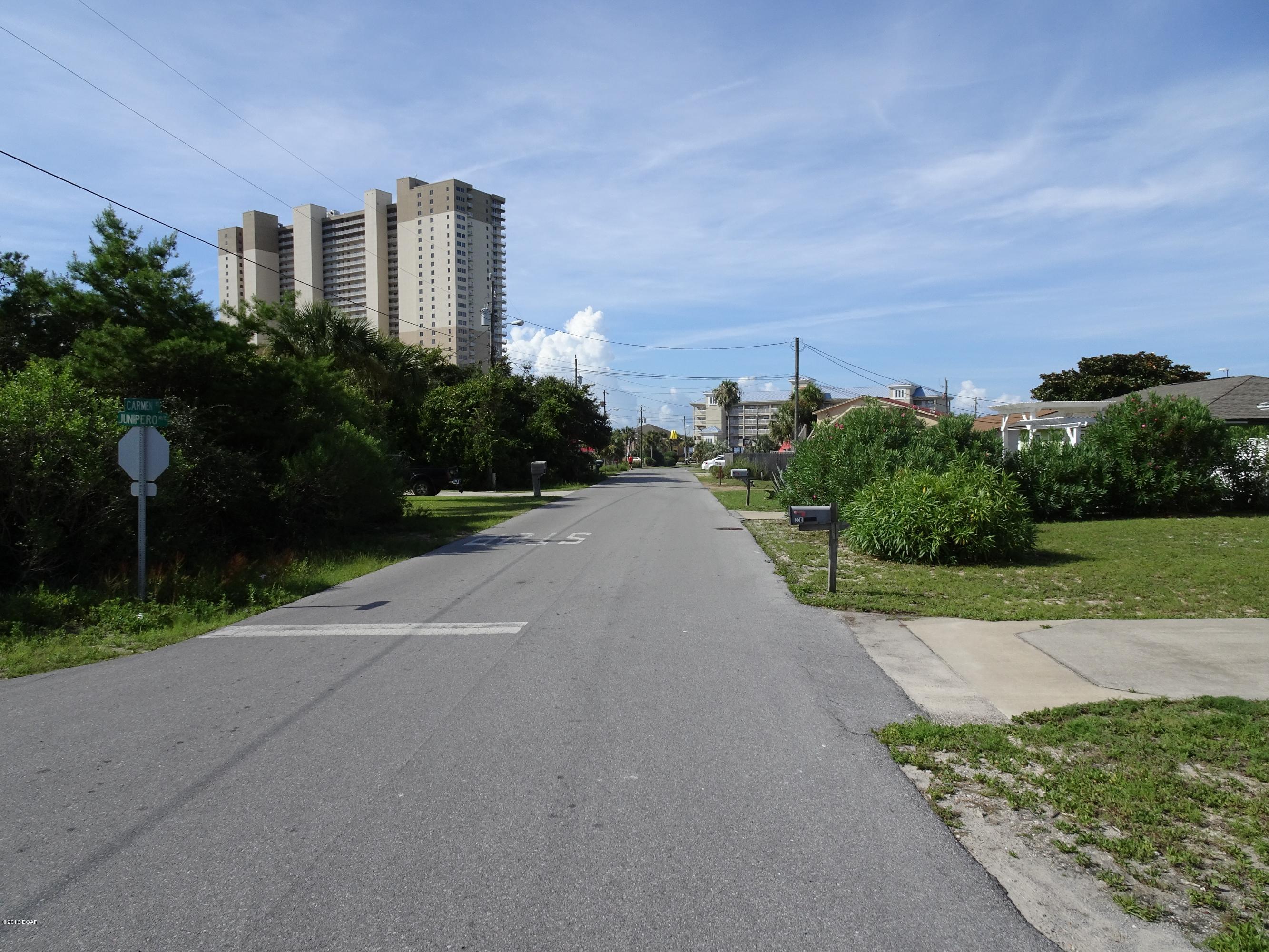 El Centro Beach - Land