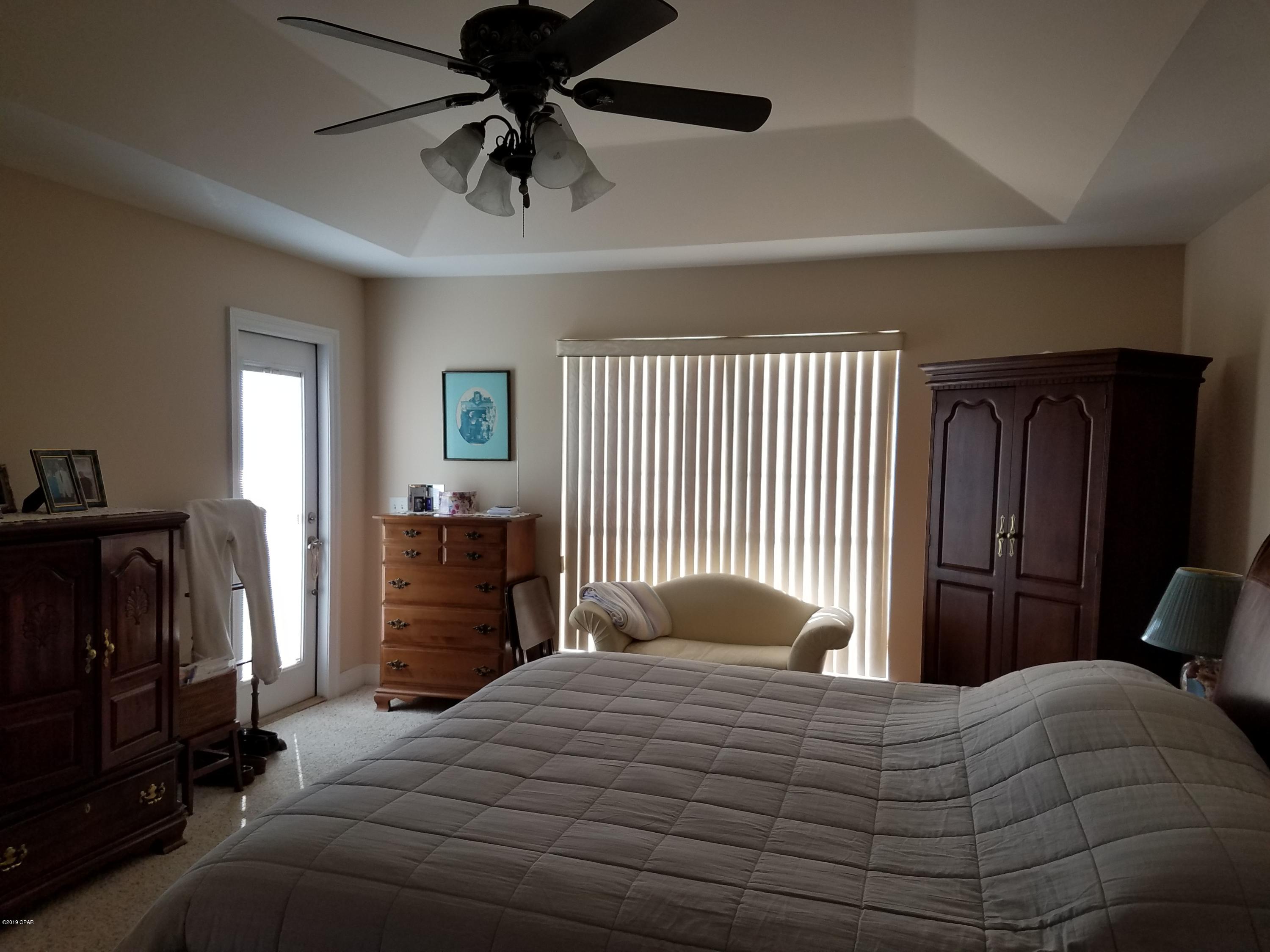 Kirkland Manor - Residential