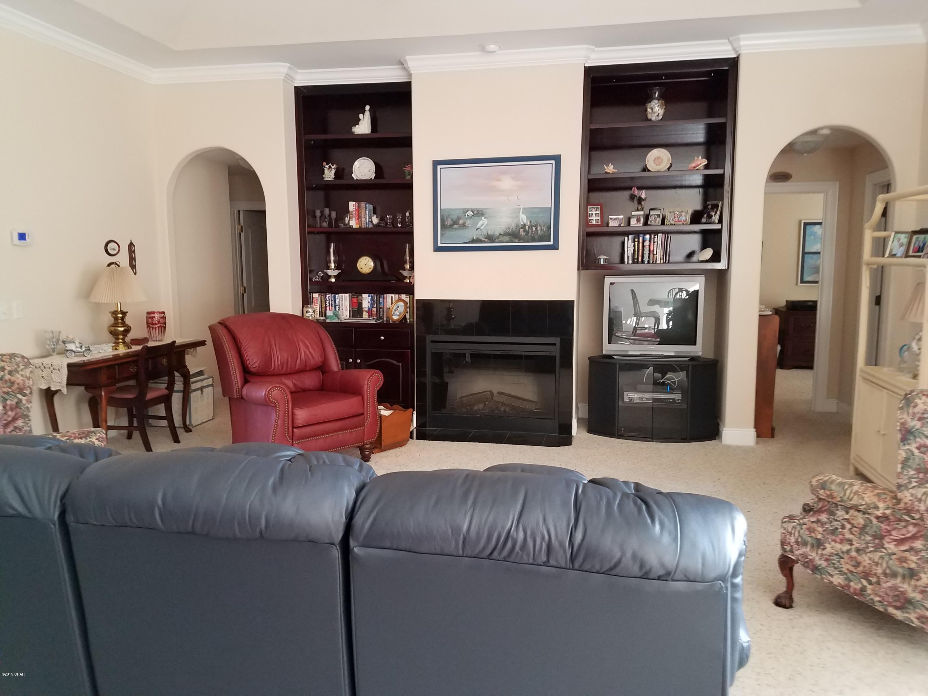 Kirkland Manor - Residential