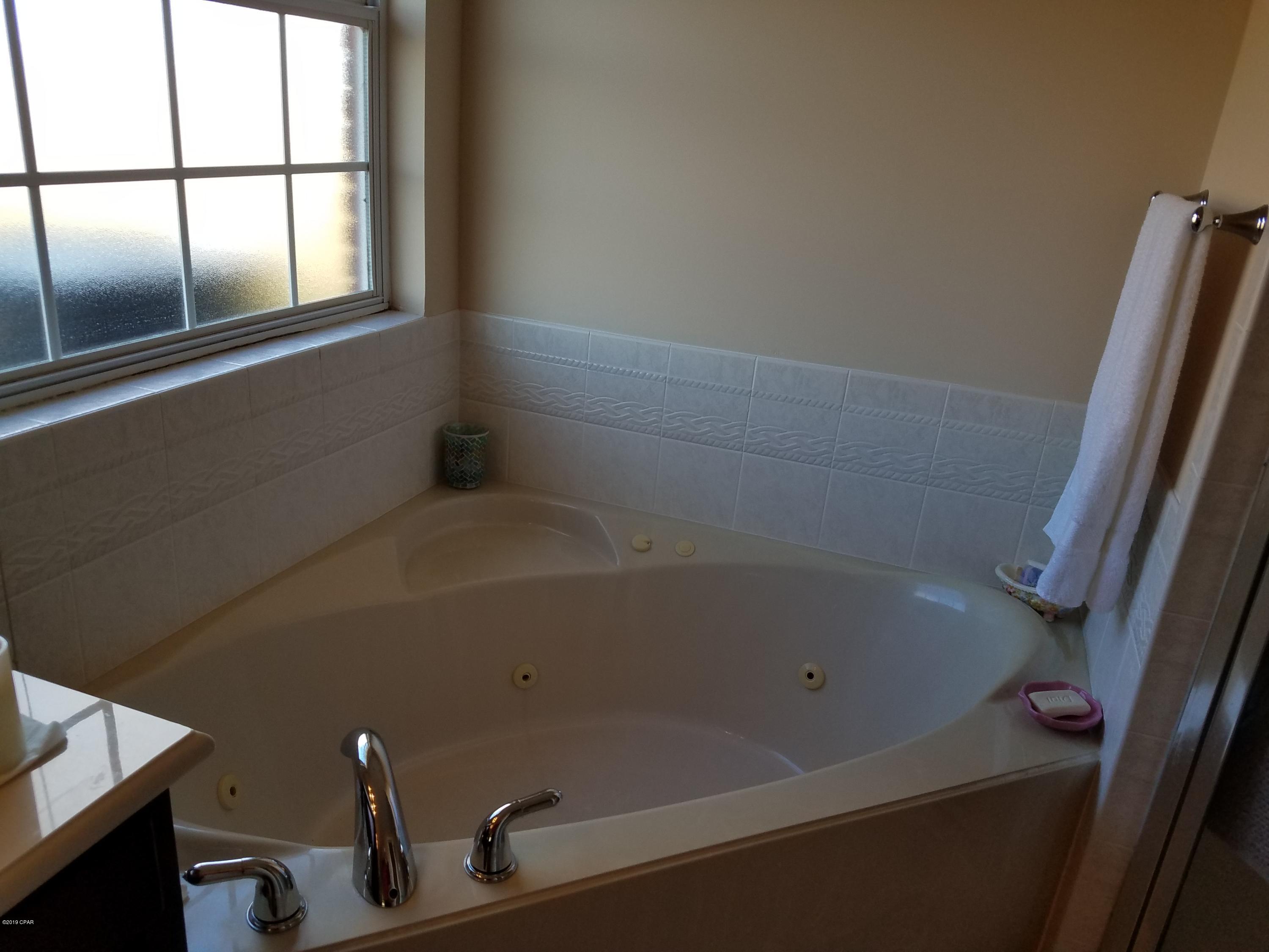 Kirkland Manor - Residential