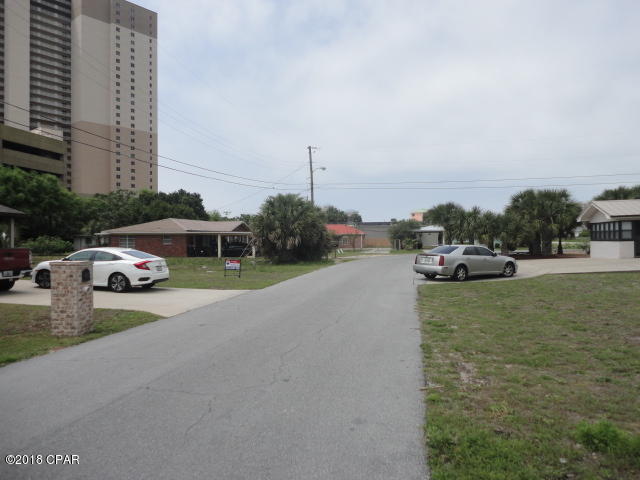 El Centro Beach - Land