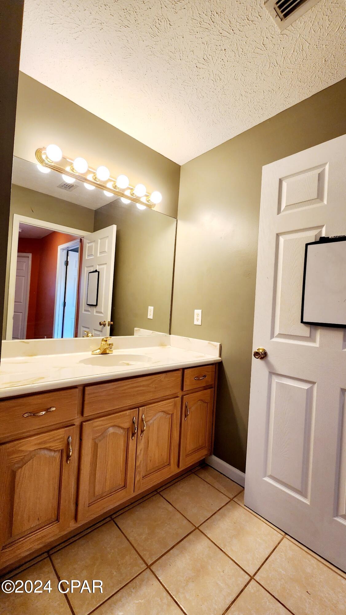 Casa De Las Flores - Residential