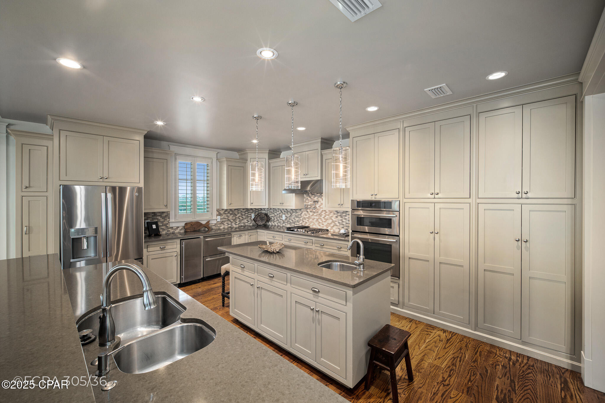 Dolphin Beach - Residential