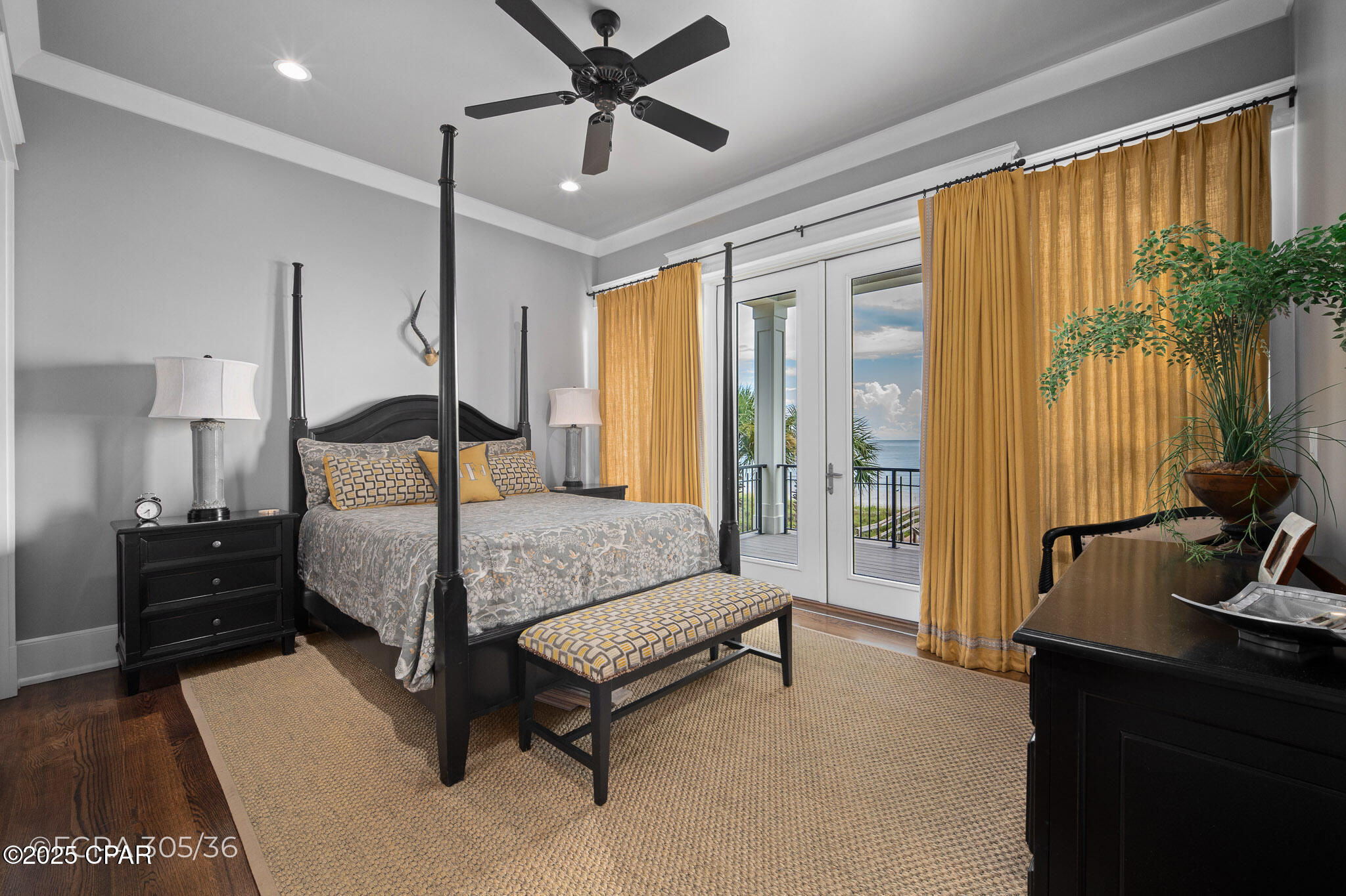 Dolphin Beach - Residential