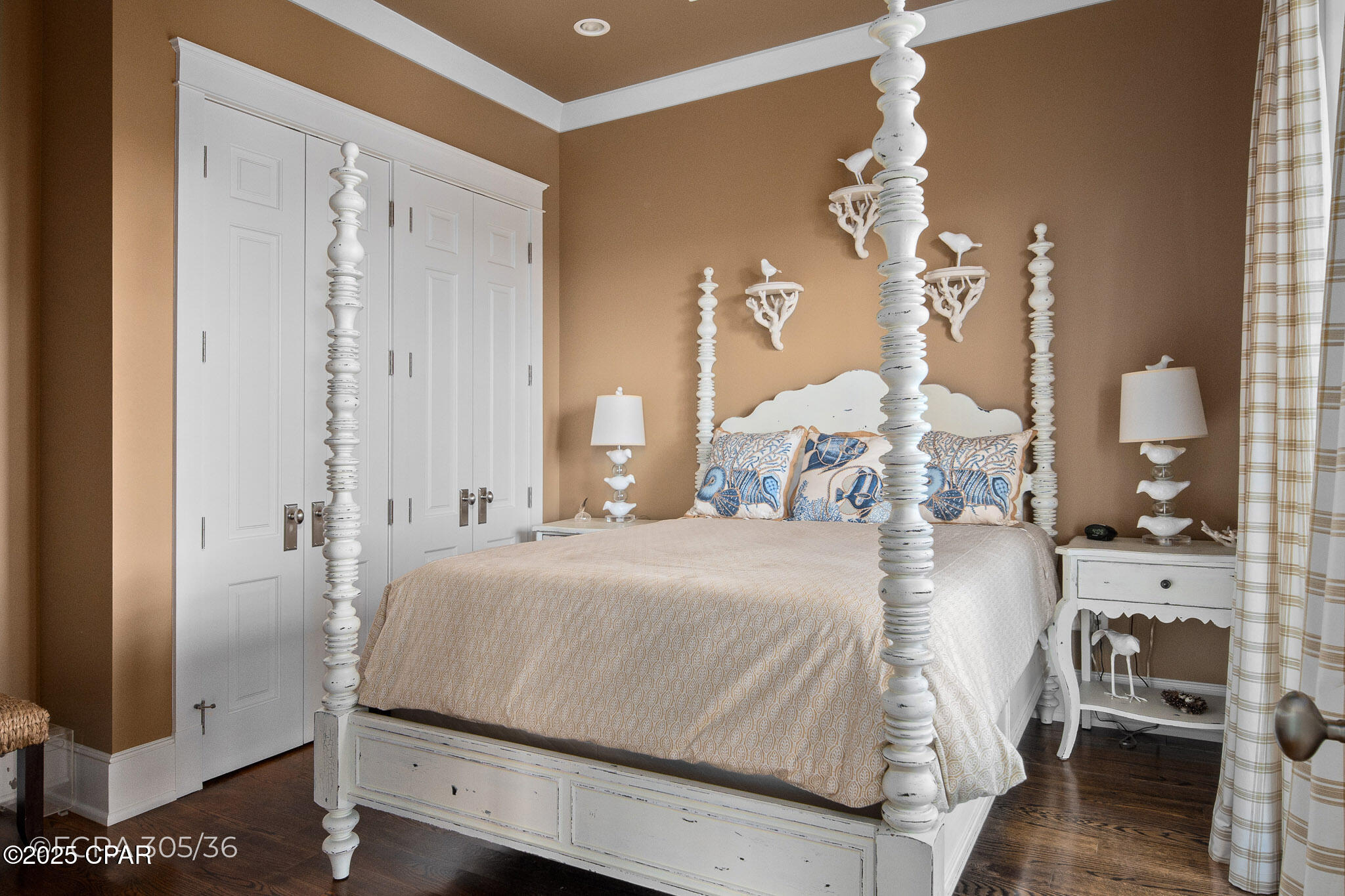 Dolphin Beach - Residential