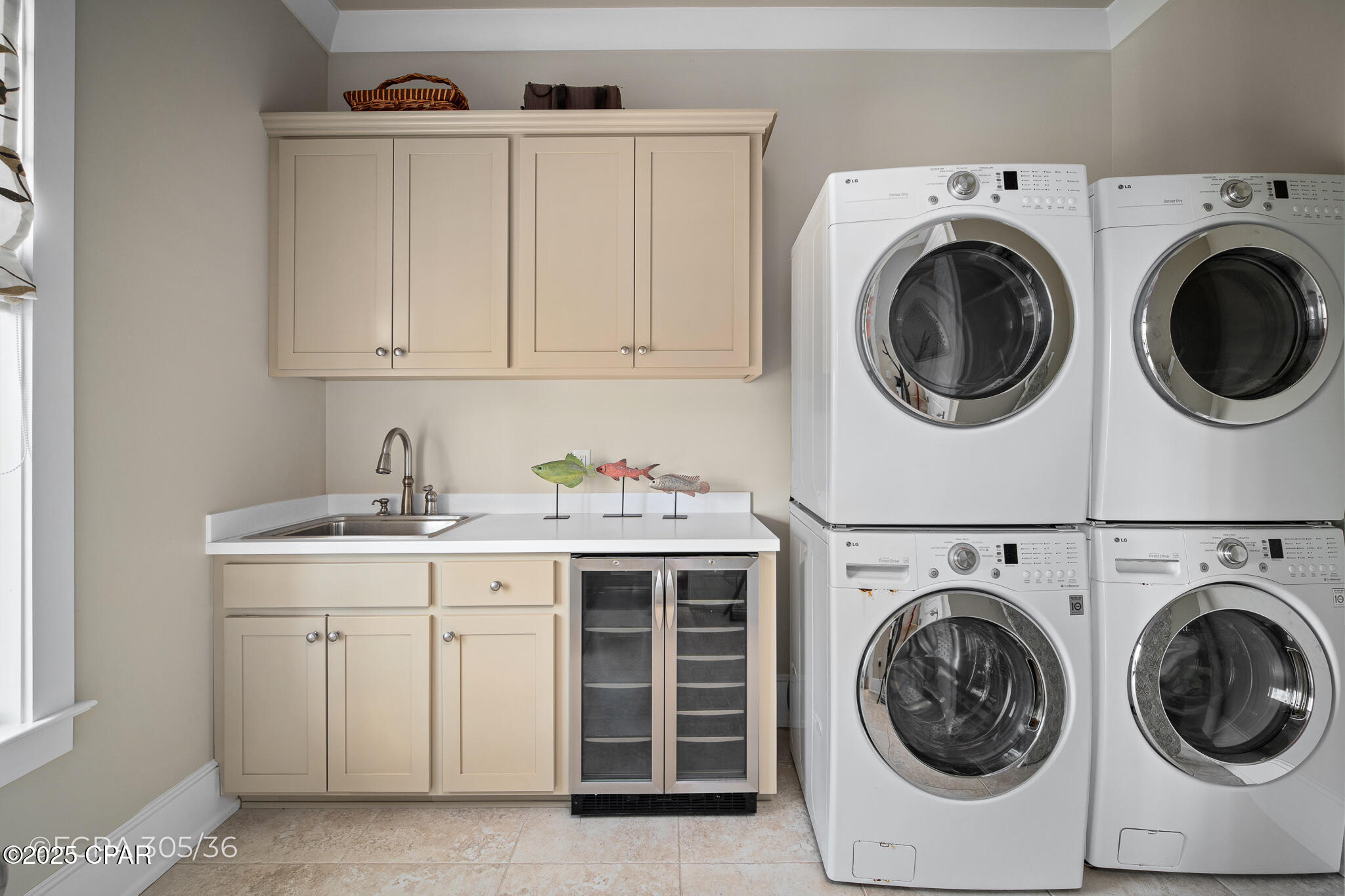 Dolphin Beach - Residential