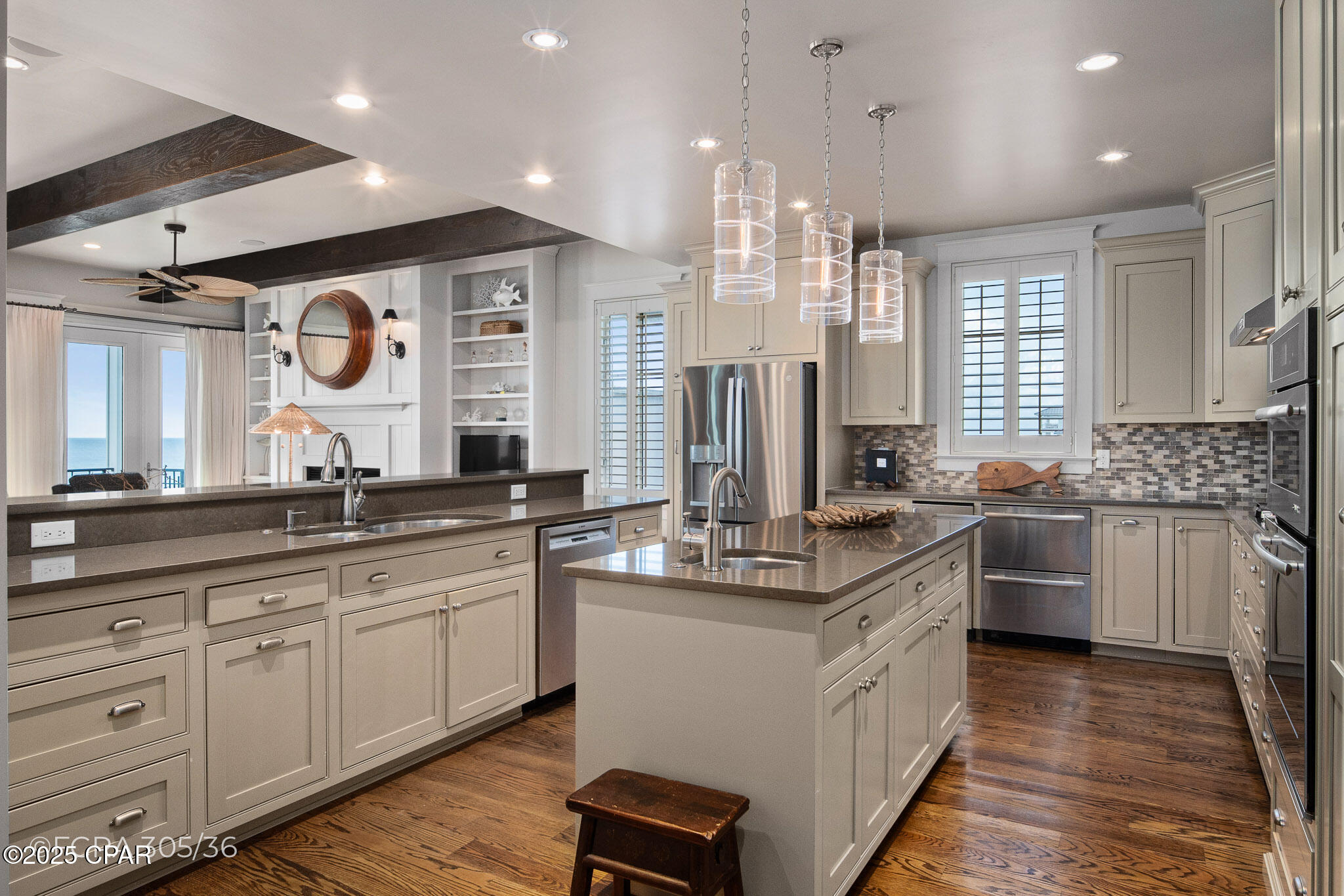 Dolphin Beach - Residential