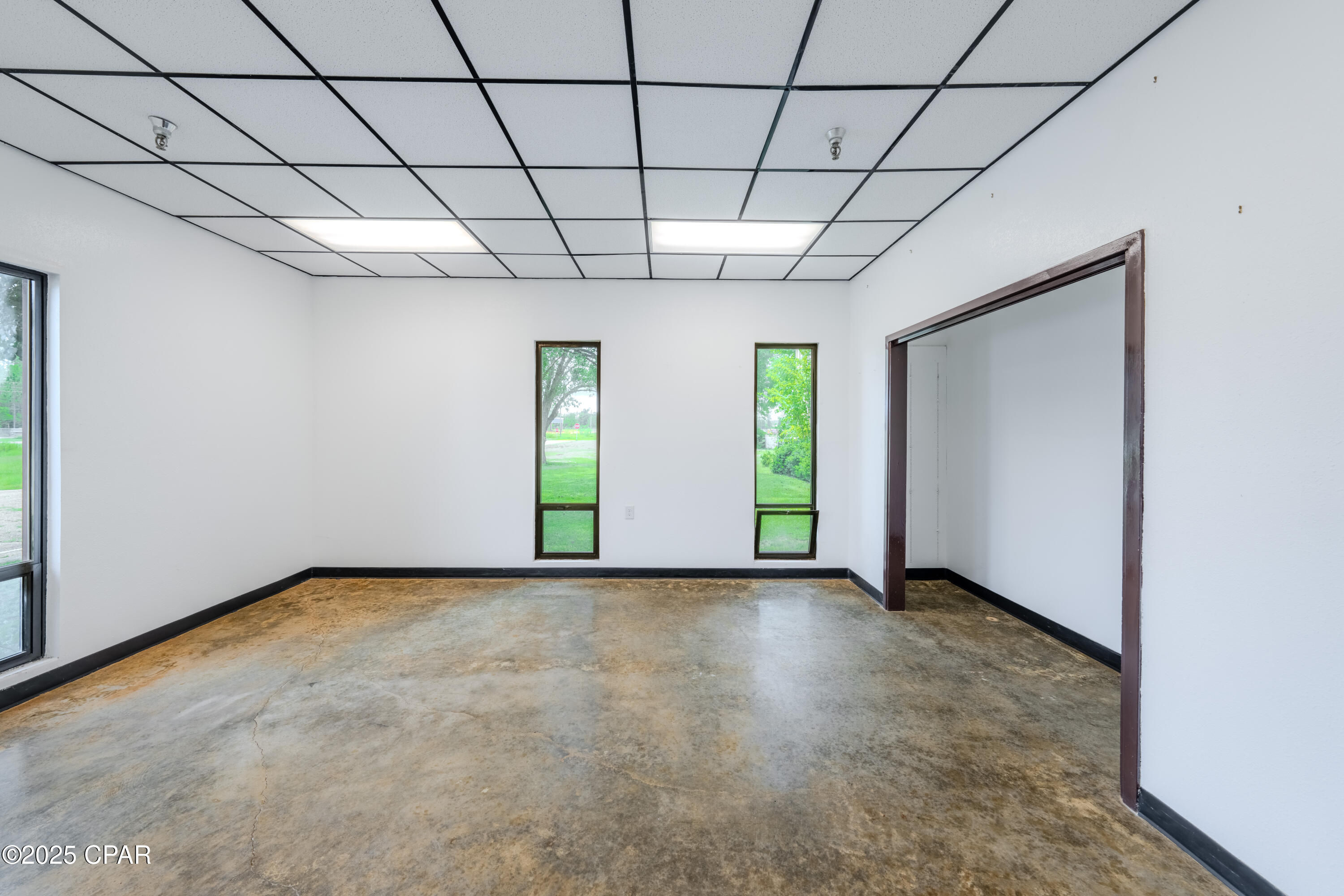 [No Recorded Subdiv] - Commercial Sale