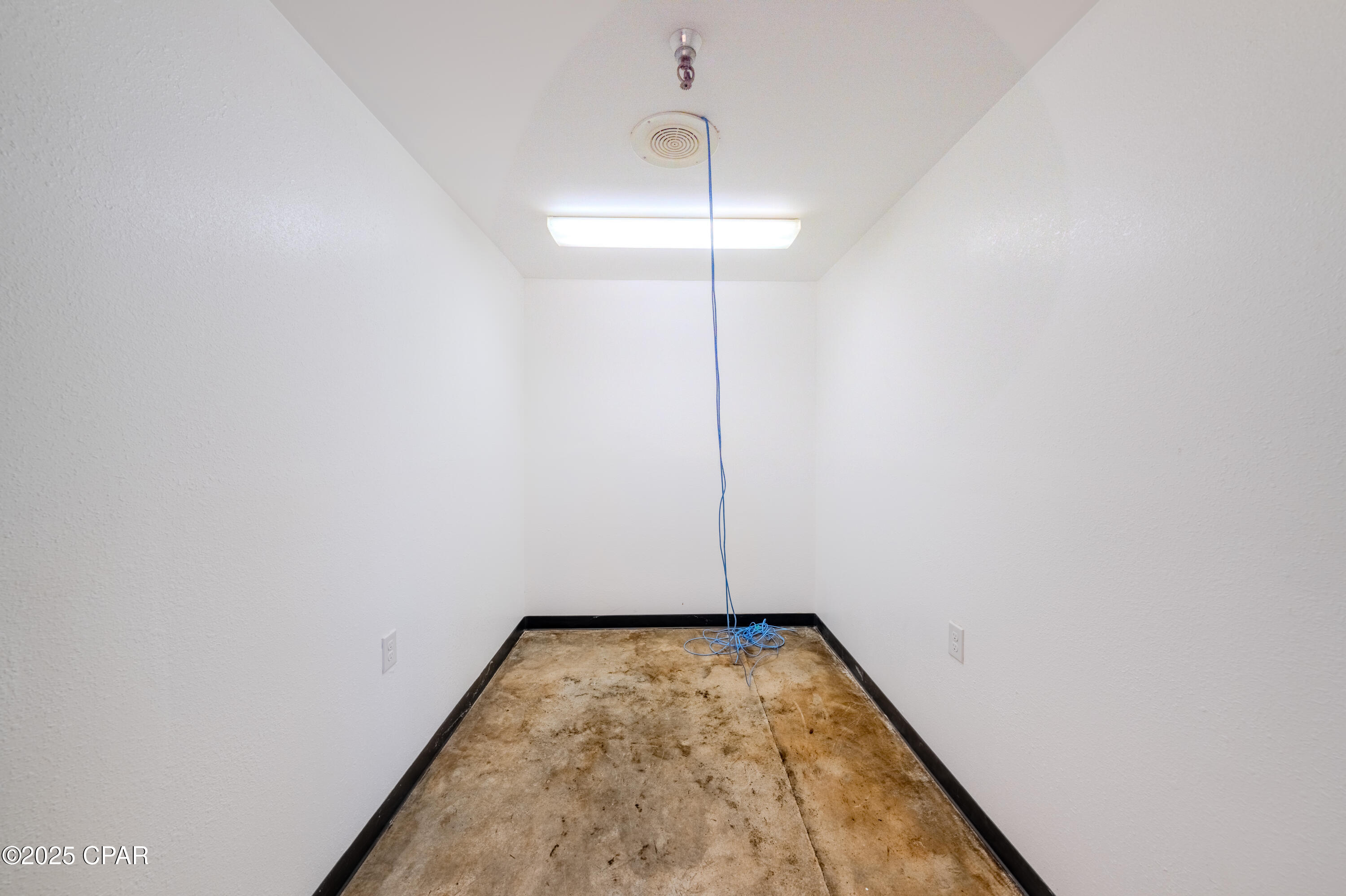 [No Recorded Subdiv] - Commercial Sale