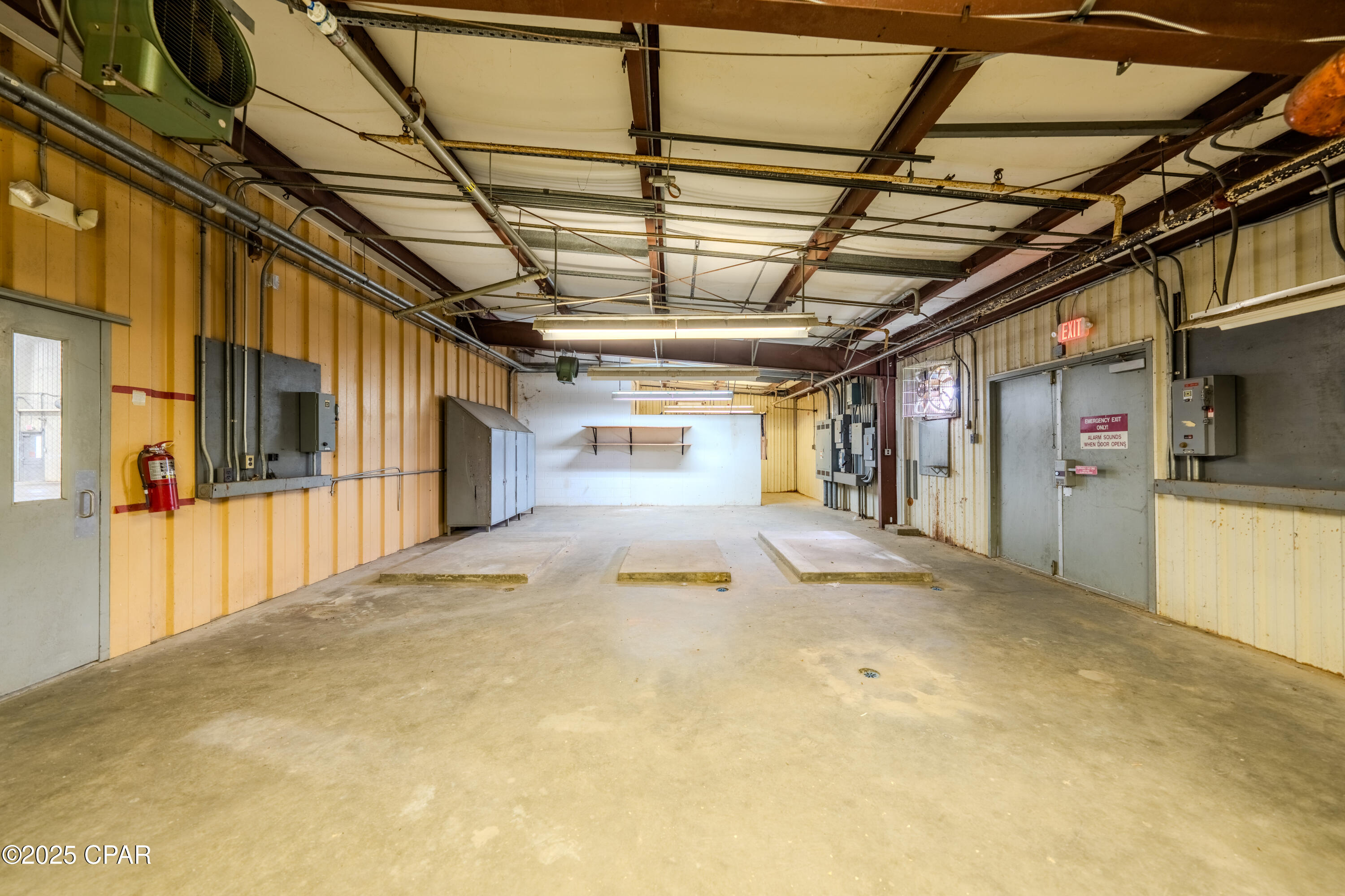 [No Recorded Subdiv] - Commercial Sale