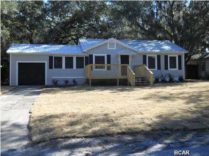 This is a wonderful opportunity to own a completely remodeled Cove home. From the time you drive up to this wonderful Cove cottage, the new metal roof and new vinyl siding let you know there will be NO maintenance required when owning here. The interior offers beautifully stained hardwood floors, new bathroom, new kitchen and more. While the square footage may be a bit small, the floorplan is open and laid out for a family.