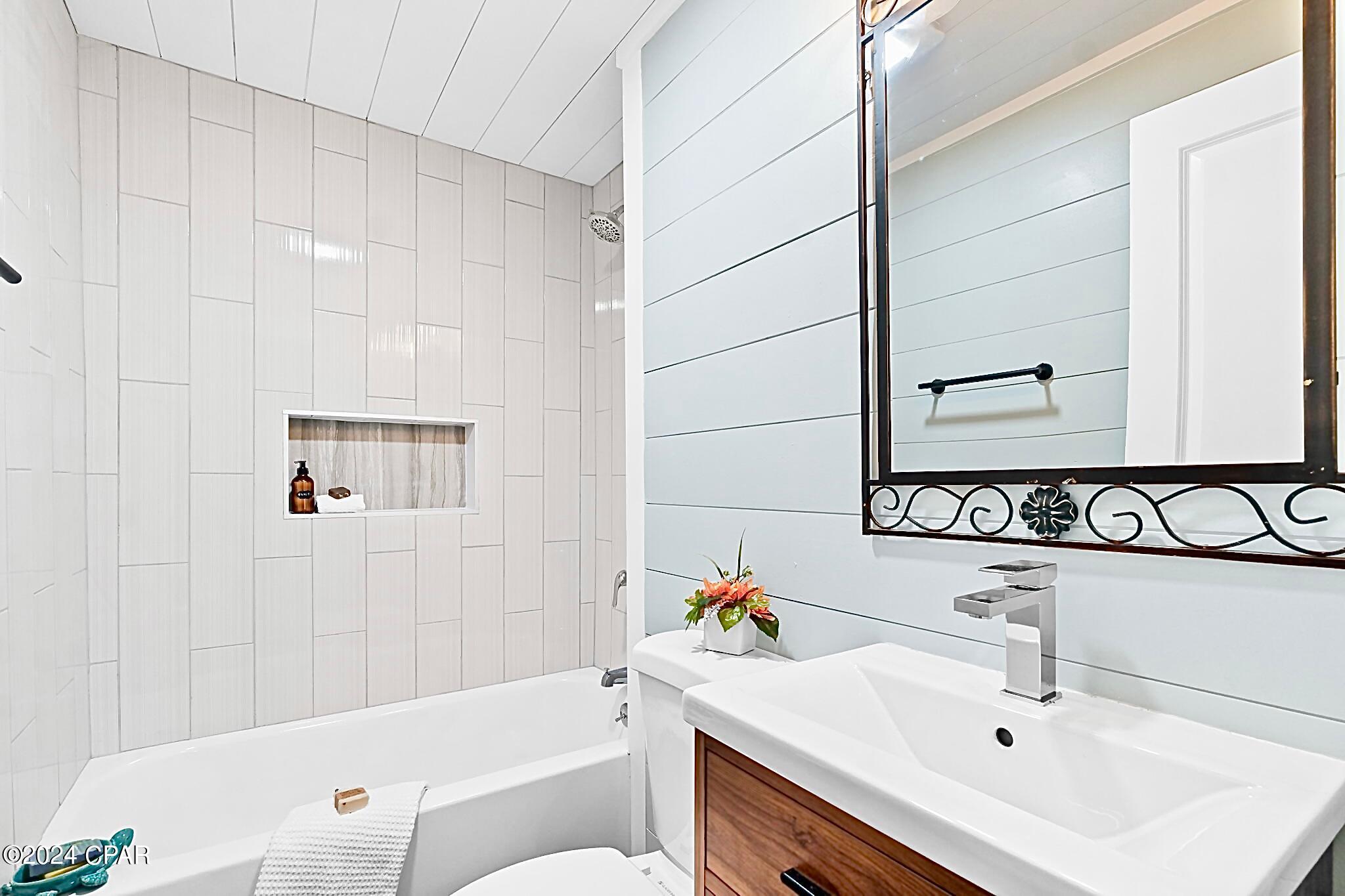 Sunny Hills Unit 4 - Residential