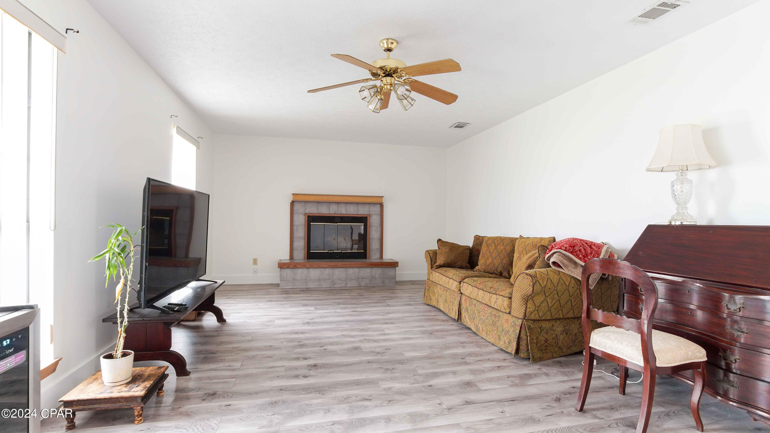 Belaire Estates U-6 - Residential