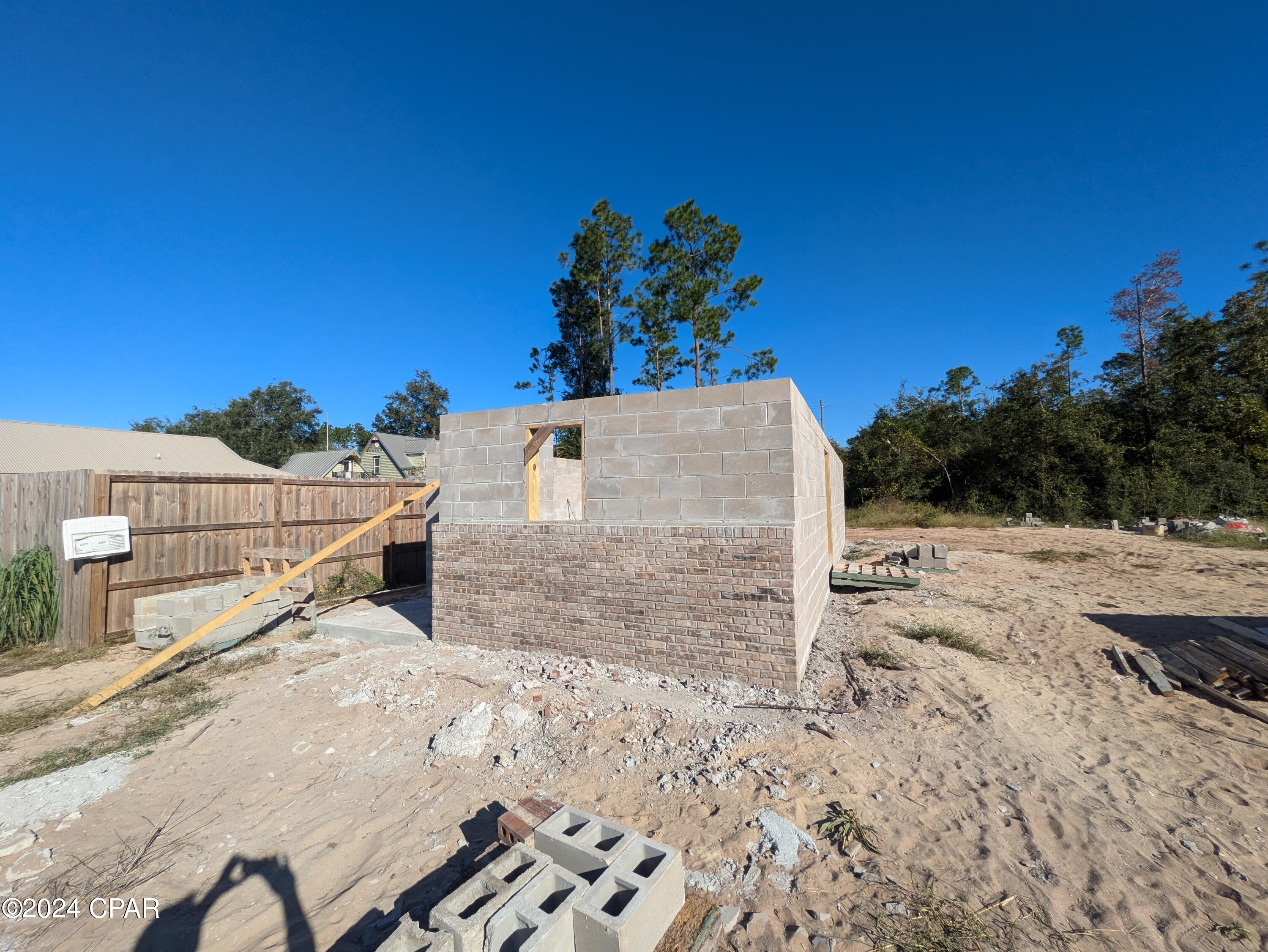 South Caravana Manor - Residential