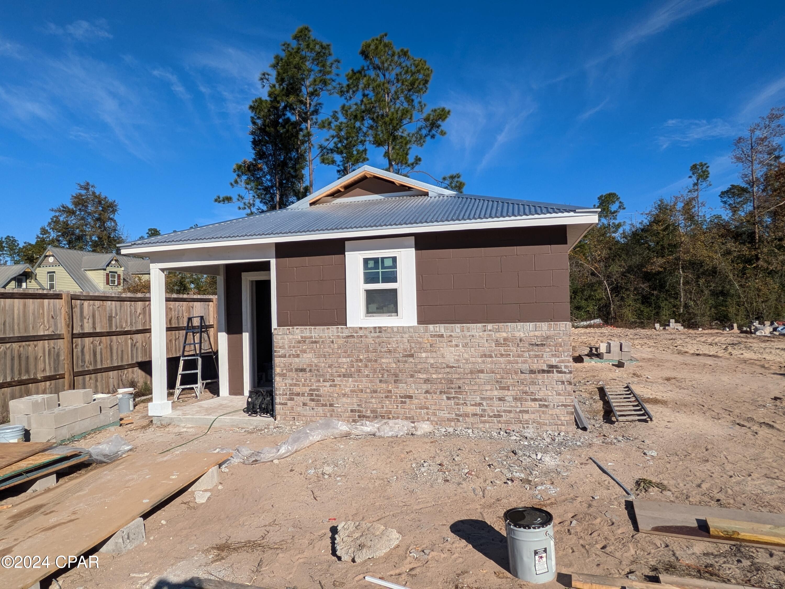 South Caravana Manor - Residential