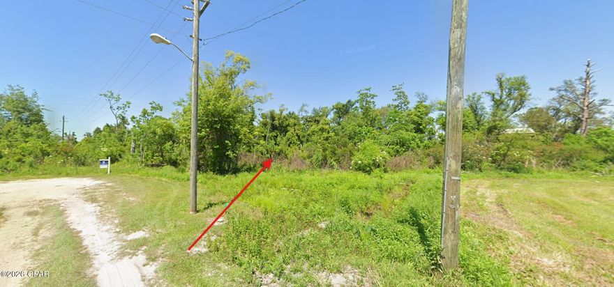 Owner Financing available!
Sizeable 0.4 acre lot locates right besides the river.
Build your dream house here with privacy and convenience.