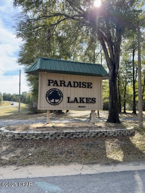 Paradise Lakes - Land