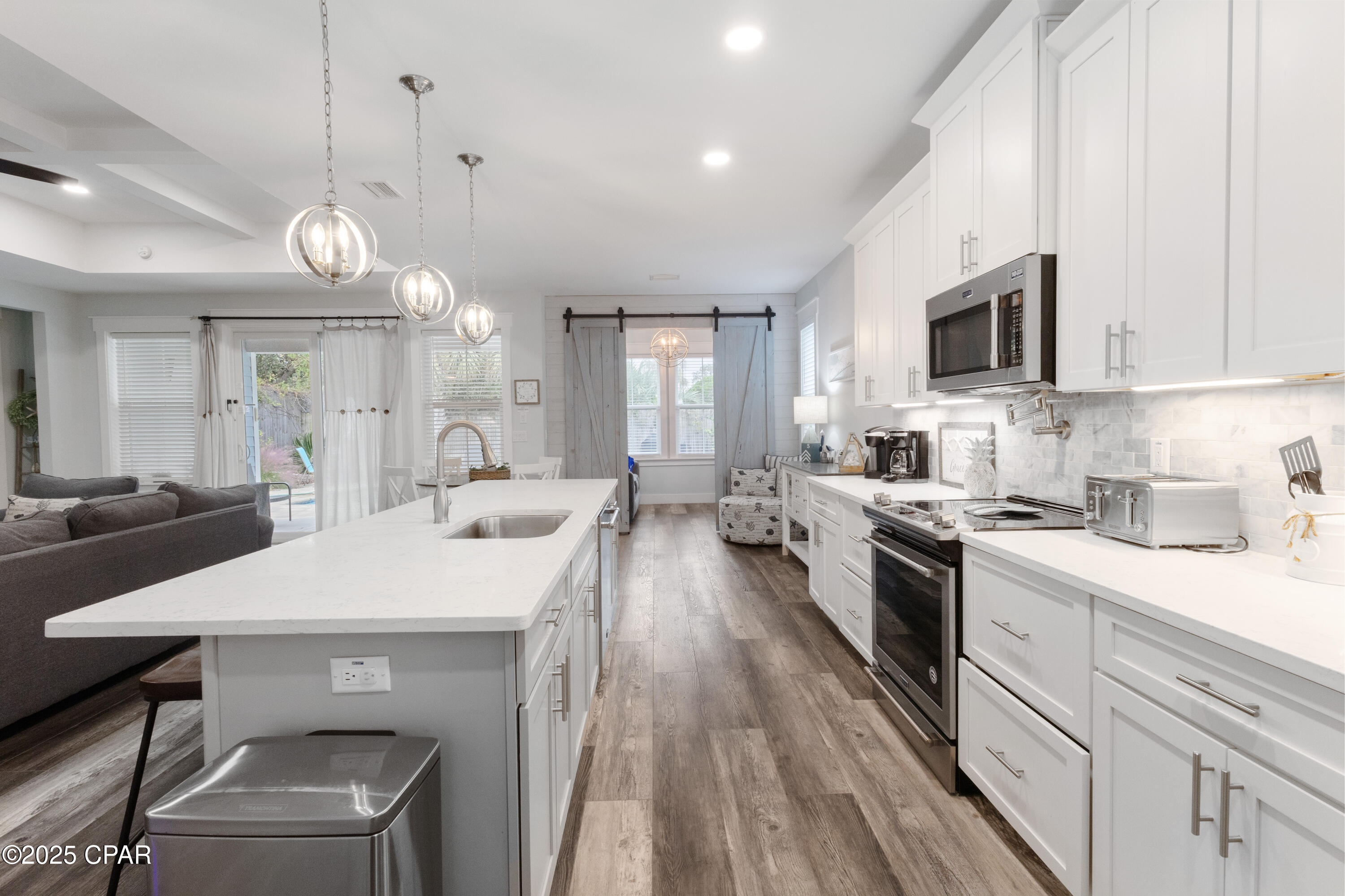 Laguna Beach Estates 8th Add - Residential