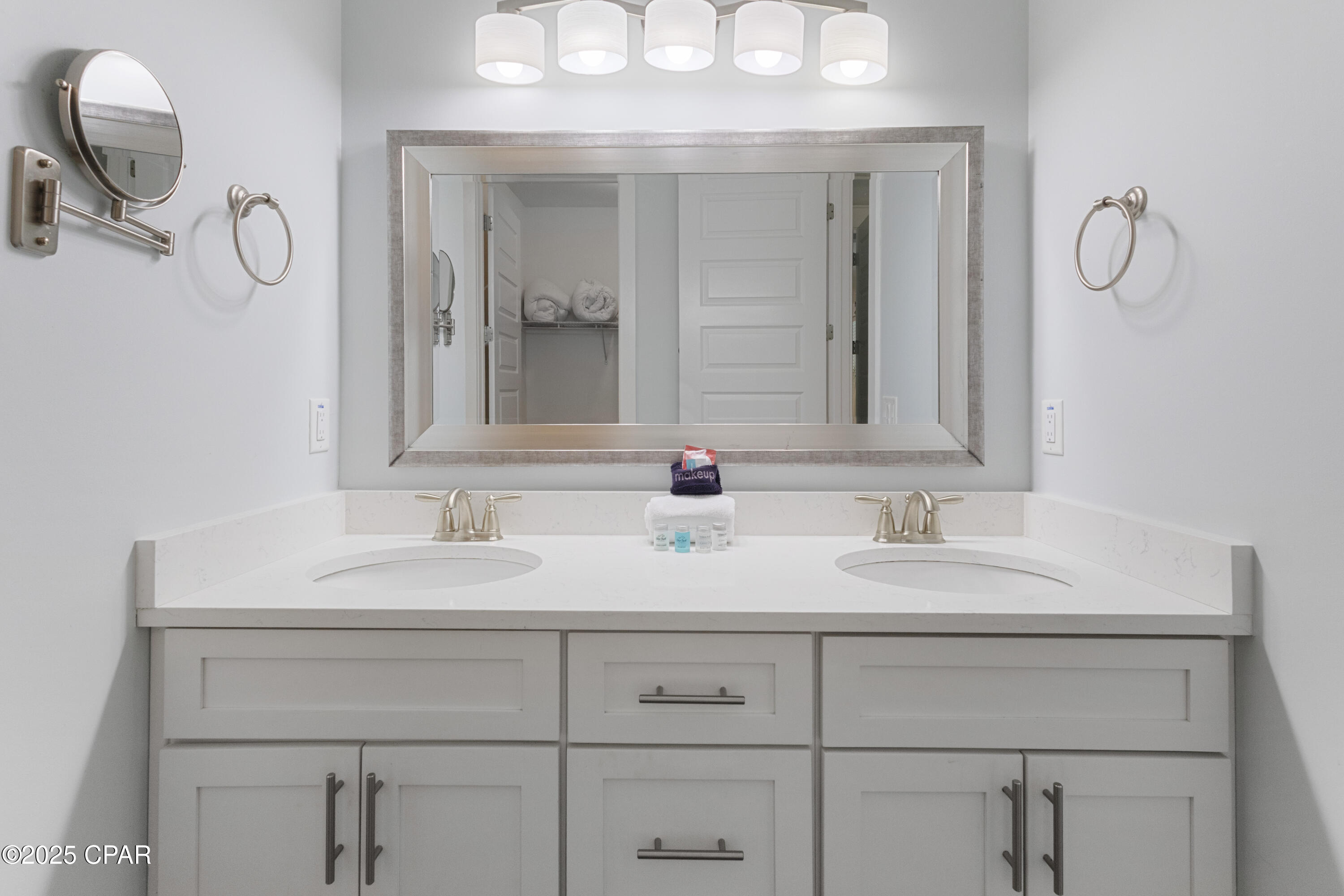 Laguna Beach Estates 8th Add - Residential