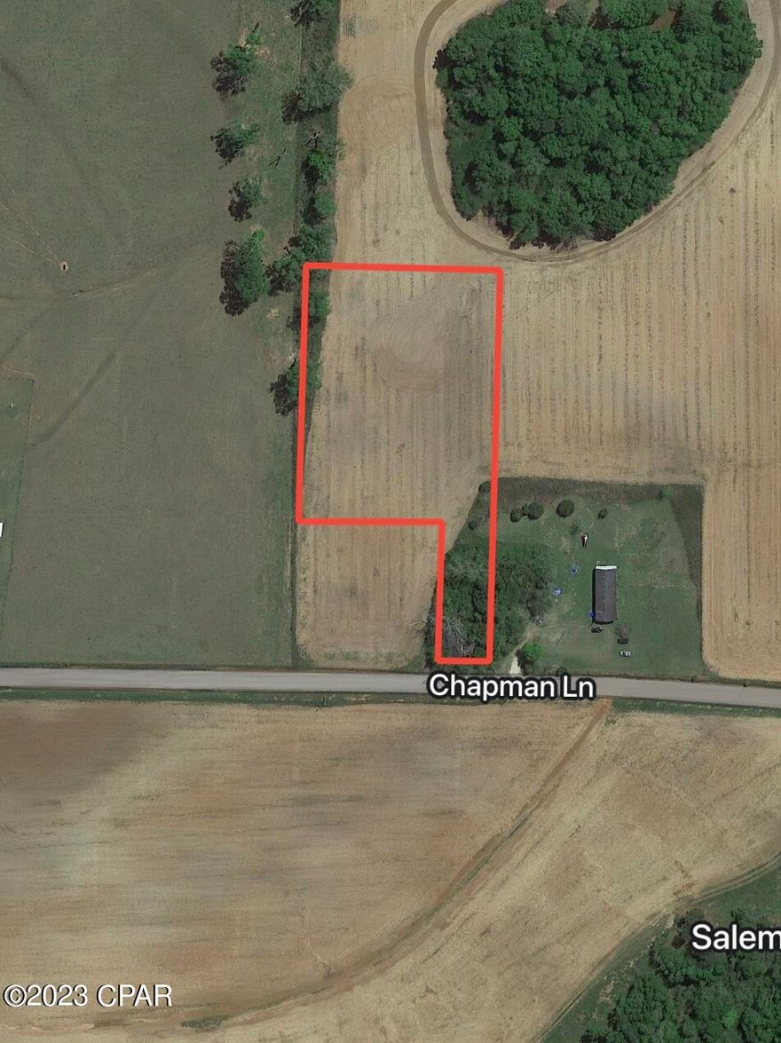 Perfect sized lot to build your dream house. 3 acres surround by farm fields and beautiful timber. Don't miss out on this one!