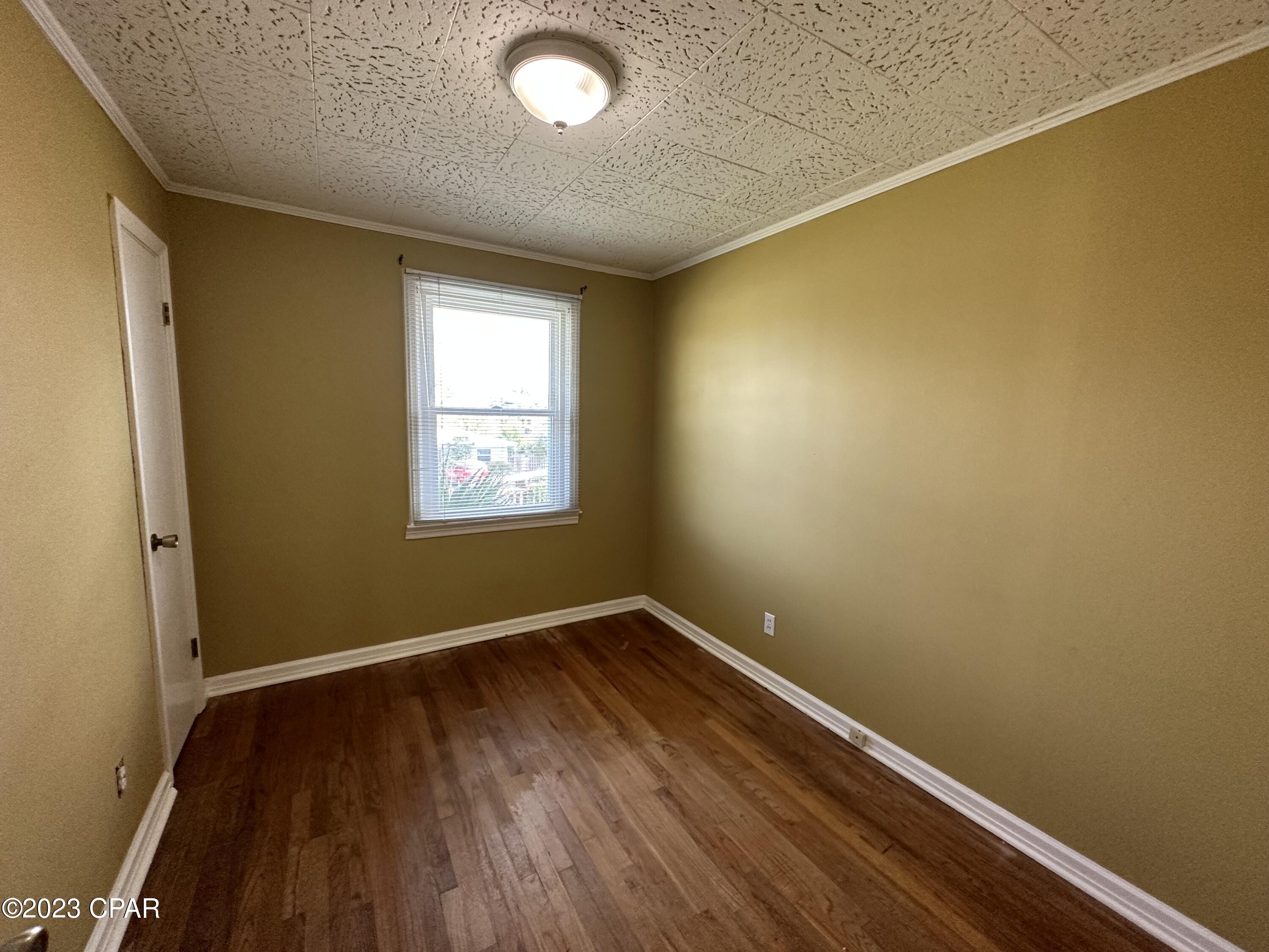 Cove Terrace 3rd (Sudduths 15th) - Residential