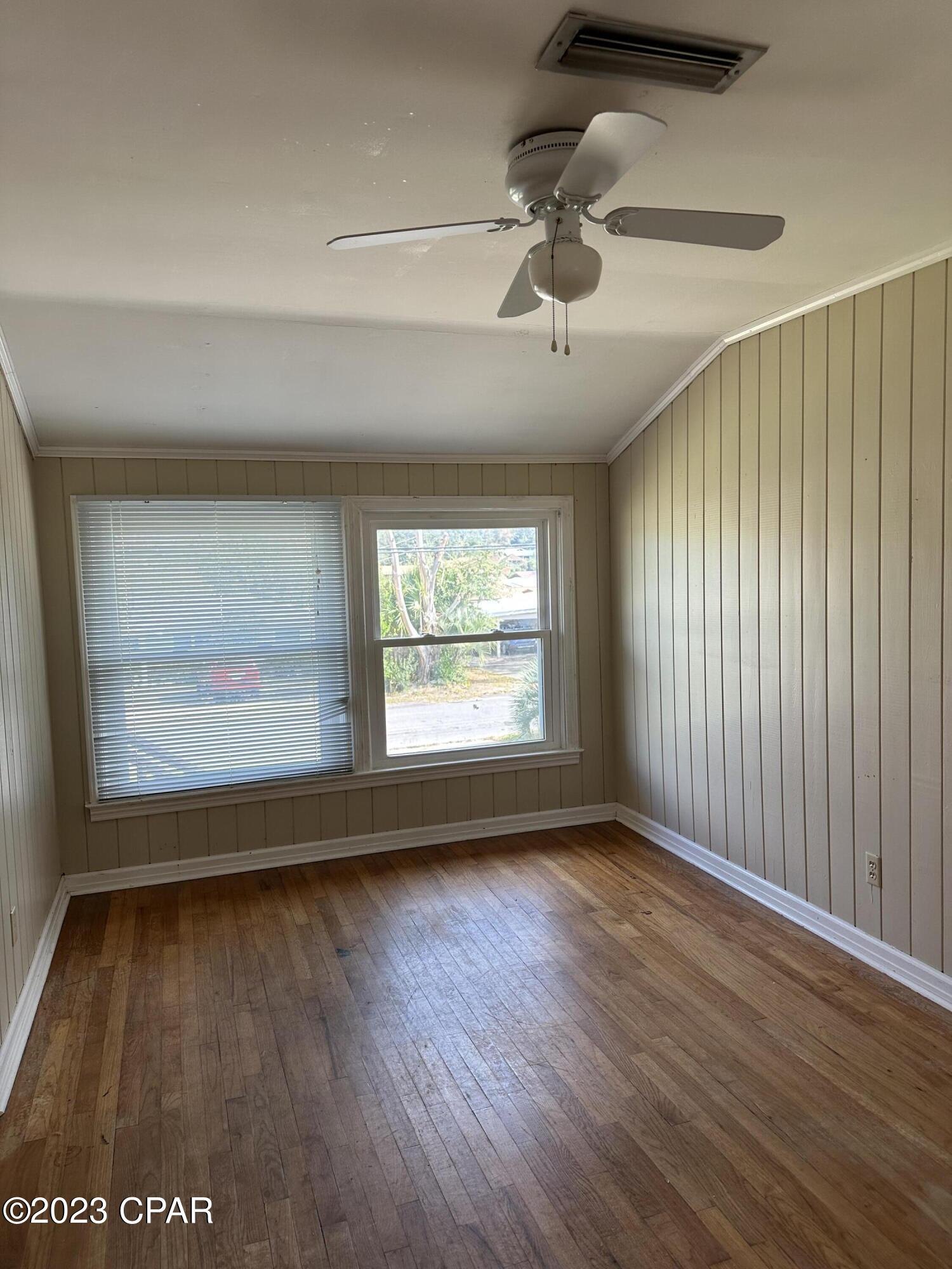 Cove Terrace 3rd (Sudduths 15th) - Residential