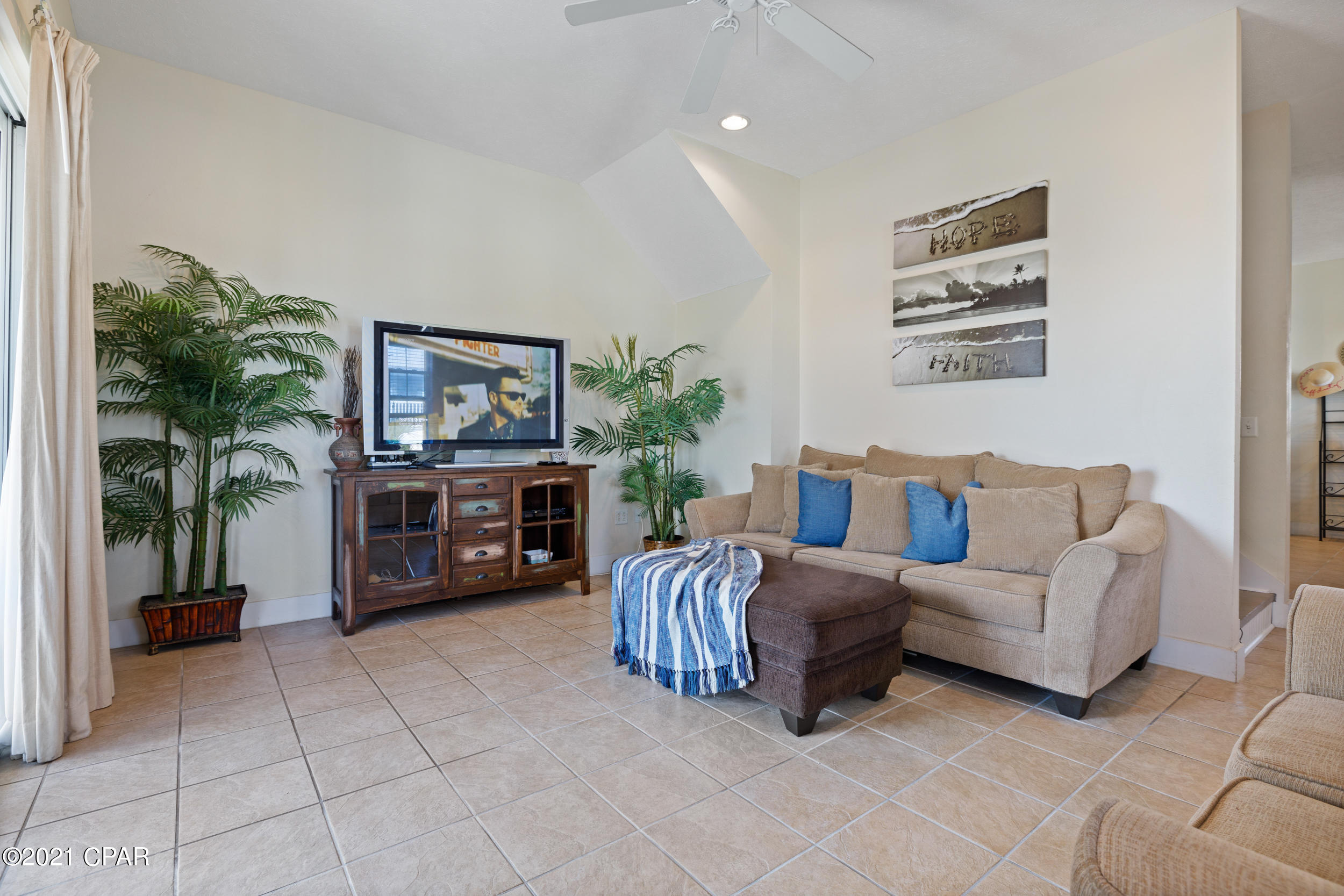 Casa Del Mar - Residential